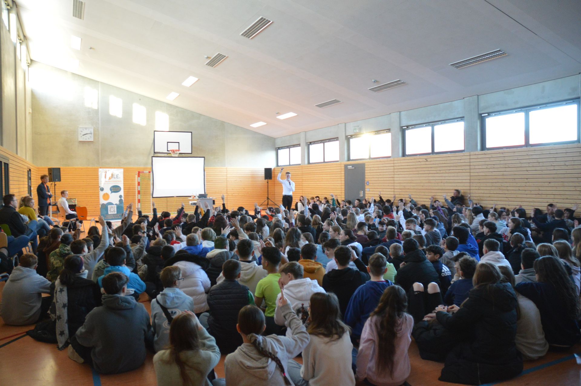 SMILE. Vorträge und Workshops an Schulen in Bayern