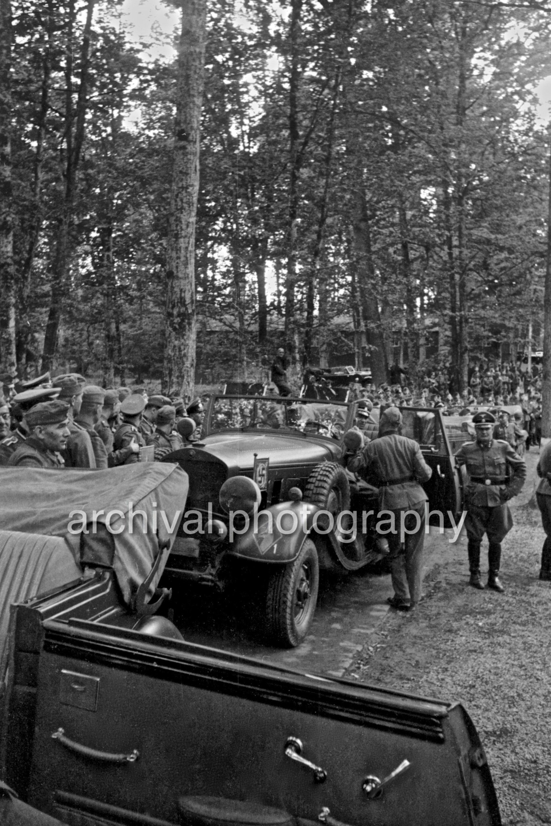 Hitler and Mussolini and Mercedes - Daimler Benz Aktiengesellschaft G4 touring wagon