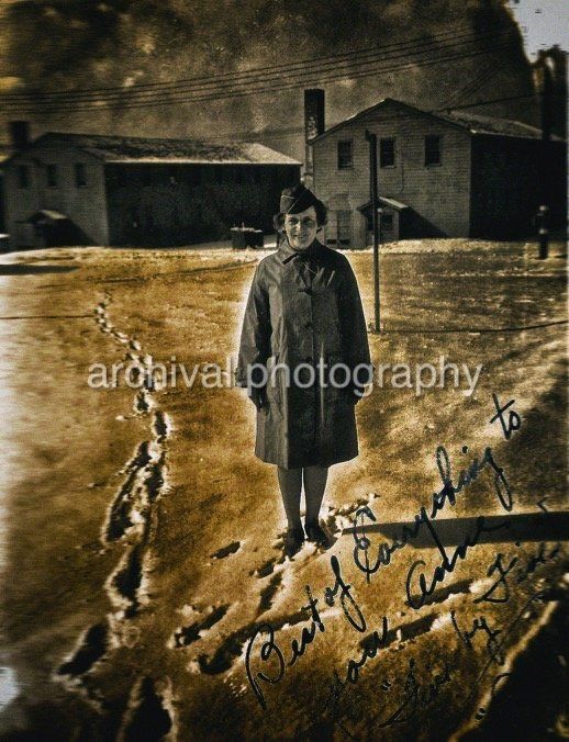 FEMALE US ARMY SOLDIER - Candid WWII Photos Of GI's From All Sides