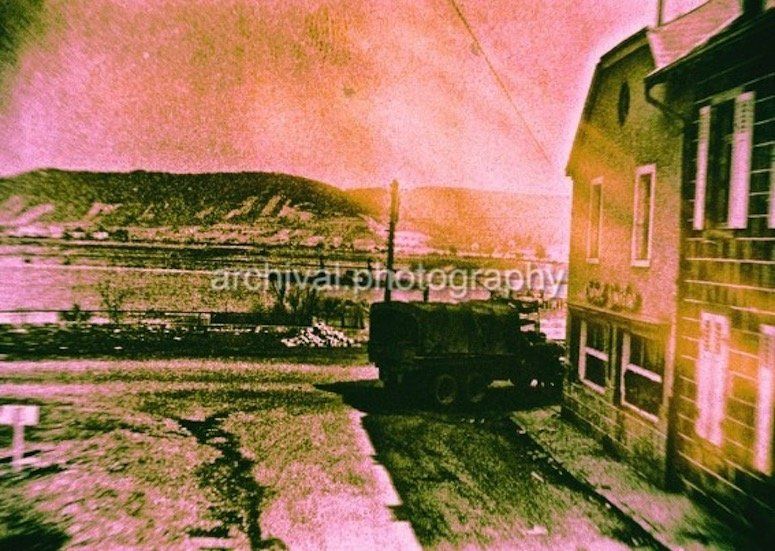 MILITARY BASE - Candid WWII Photos Of GI's From All Sides