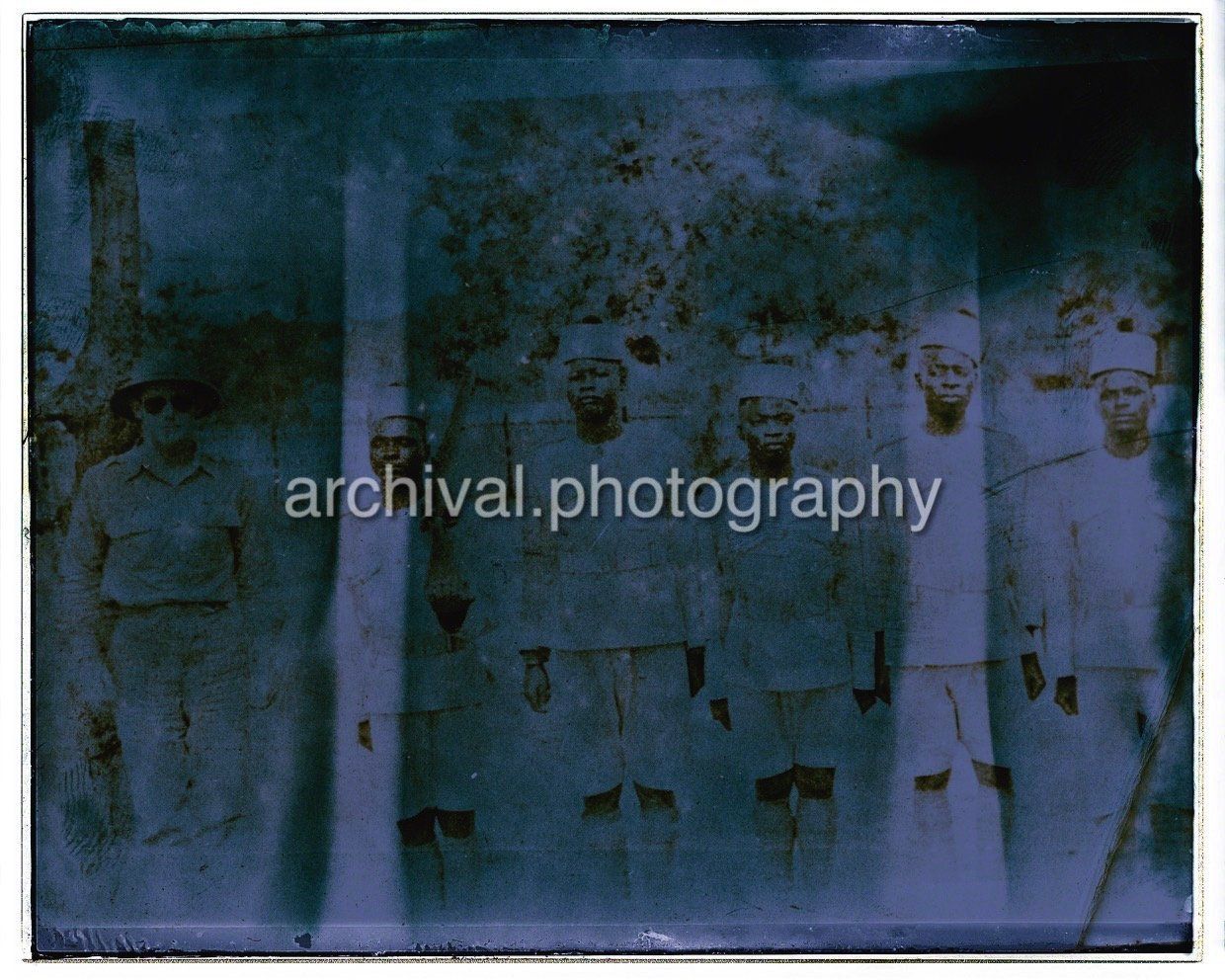 Candid WWII Photos Of GI's From All Sides - WWII AFRICAN SOLDIERS WITH BRITISH OFFICER