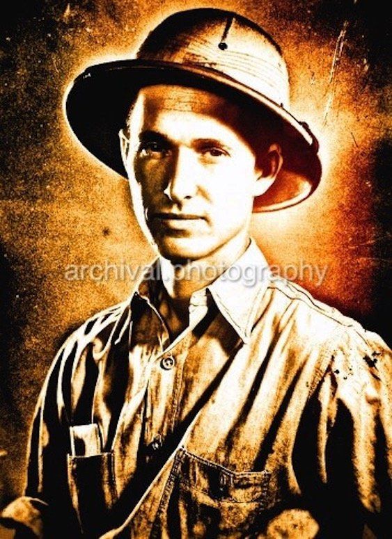 US SOLDIER - Portrait of young soldier in safari hat