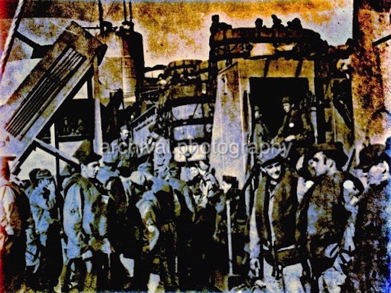 US ARMY Soldiers Candid WWII Photos Of GI's From All Sides - US ARMY Soldiers loading on to TROOP TRANSPORT SHIP on to TROOP TRANSPORT SHIP - Candid WWII Photos Of GI's From All Sides