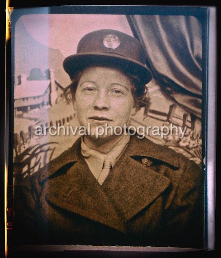 Candid WWII Photos Of GI's From All Sides - Portrait of US ARMY female soldier