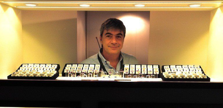 Naturalcorundum, zaffiri, rubini, pietre preziose