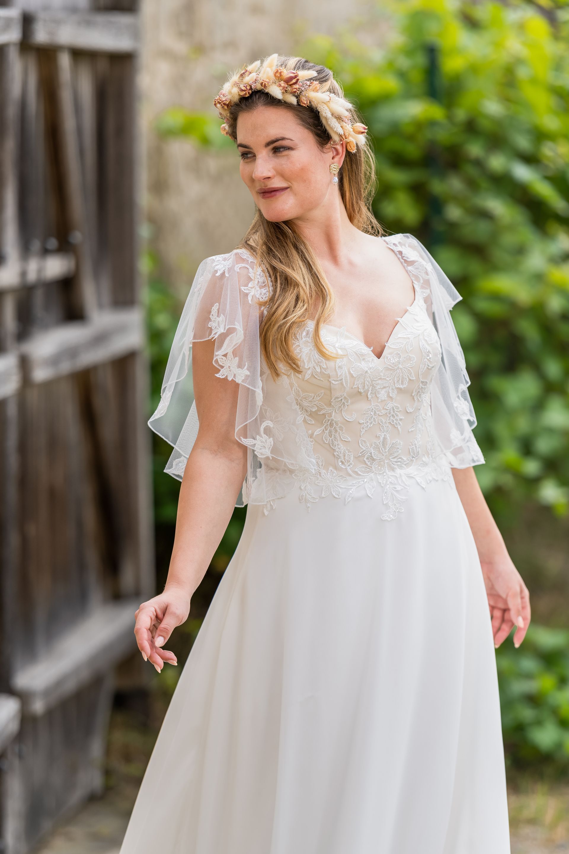 Kleemeier , Brautkleid mit Spitze, fließendes Brautkleid, Die Braut Fulda