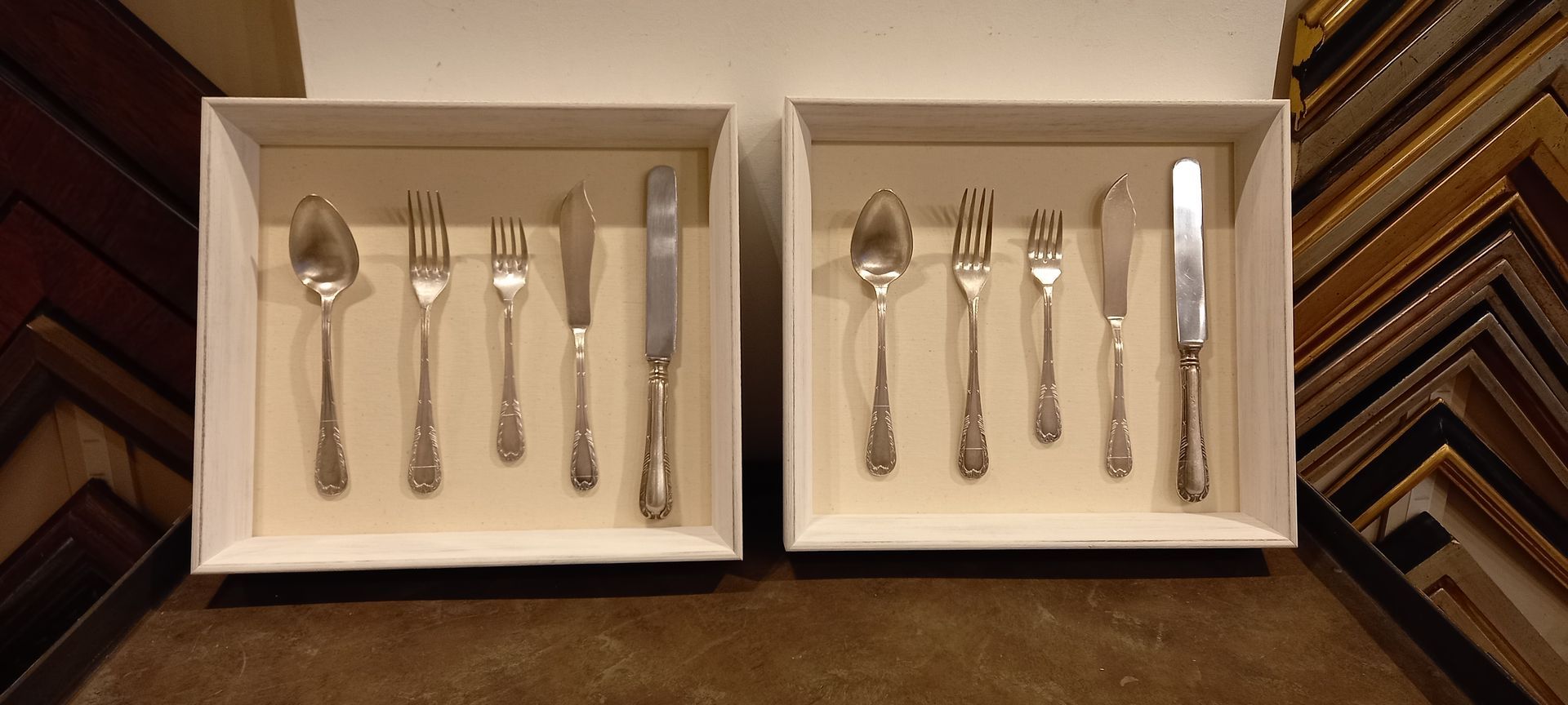 Cuadro para cucharas en Zaragoza
Enmarcaciones para cucharas de plata
Conservación de cucharas en cuadros
Cuadros baratos en Zaragoza
Cuadros para meter cucharas
Tienda de cuadros en Zaragoza
Cuadro personalizado en Zaragoza
Cuadros únicos en Zaragoza
Cucharas con molduras
Cuadros para piezas únicas
Enmarcaciones para cucharas baratas en Zaragoza