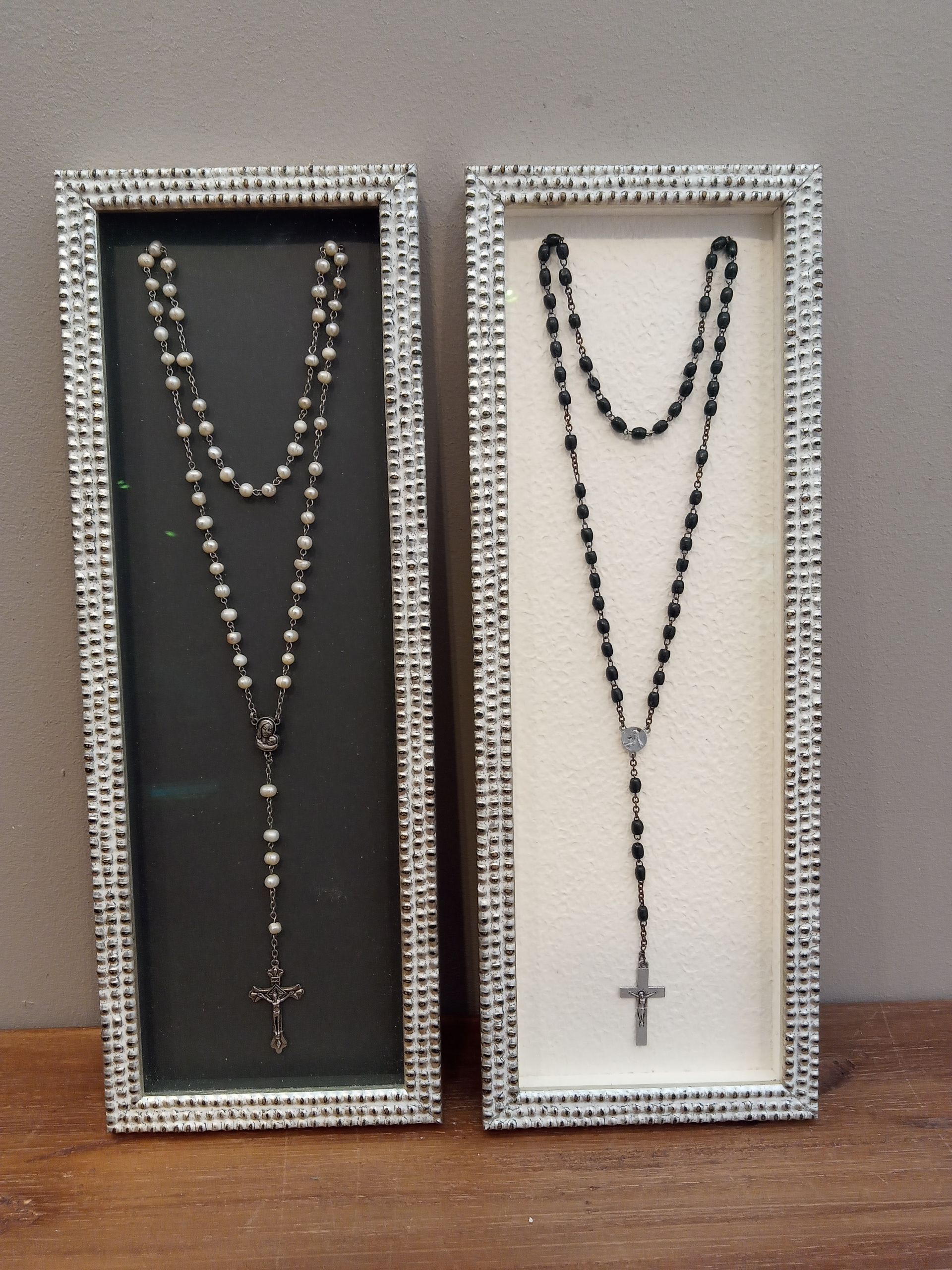 Cuadros de rosarios
ideas para enmarcar rosarios antiguos
enmarcacion para rosarios modernos
cuadros para rosarios familiares
cuadros en zaragoza
cuadros baratos en zaragoza
donde enmarcar cuadros bonitos en zaragoza
cuadros de todo tipo en zaragoza
enmarcaciones baratas en la plaza san miguel
cuadros baratos en la plaza san miguel
enmarcaciones de conservacion en zaragoza
cuadros para conservar objetos en zaragoza
molduras para cuadros en zaragoza
cuadros artesanos cuadros bonitos cuadros modernos cuadros clasicos
molduras talladas a mano en zaragoza
cuadros hechos a mano en cualquier medida en zaragoza