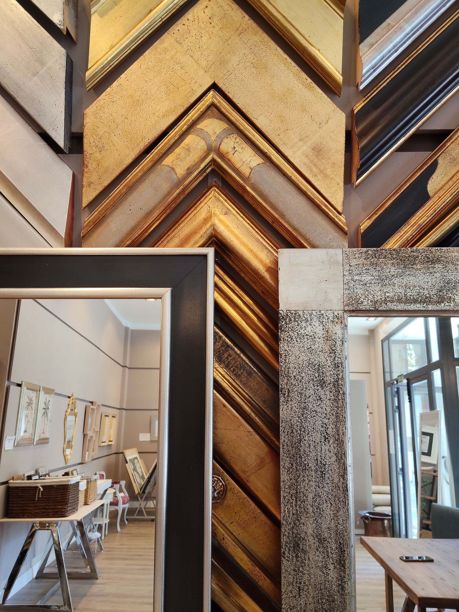 espejos con las esquinas personalizadas en zaragoza
espejos personalizados en zaragoza
tienda de cuadros en zaragoza
tiende de enmarcaciones en zaragoza
moldura para espejos en zaragoza
molduras modernas para espejos en zaragoza
molduras clásicas para espejos en zaragoza
variedad de molduras para espejos en el centro de zaragoza
taller artesanos de cuadros en zaragoza
arteroma enmarcadores arte roma enmarcadores
taller de espejos en zaragoza
espejos modernos para el salón
espejos para recibidor
espejos modernos para vestidores en zaragoza
instalación de espejos en zaragoza