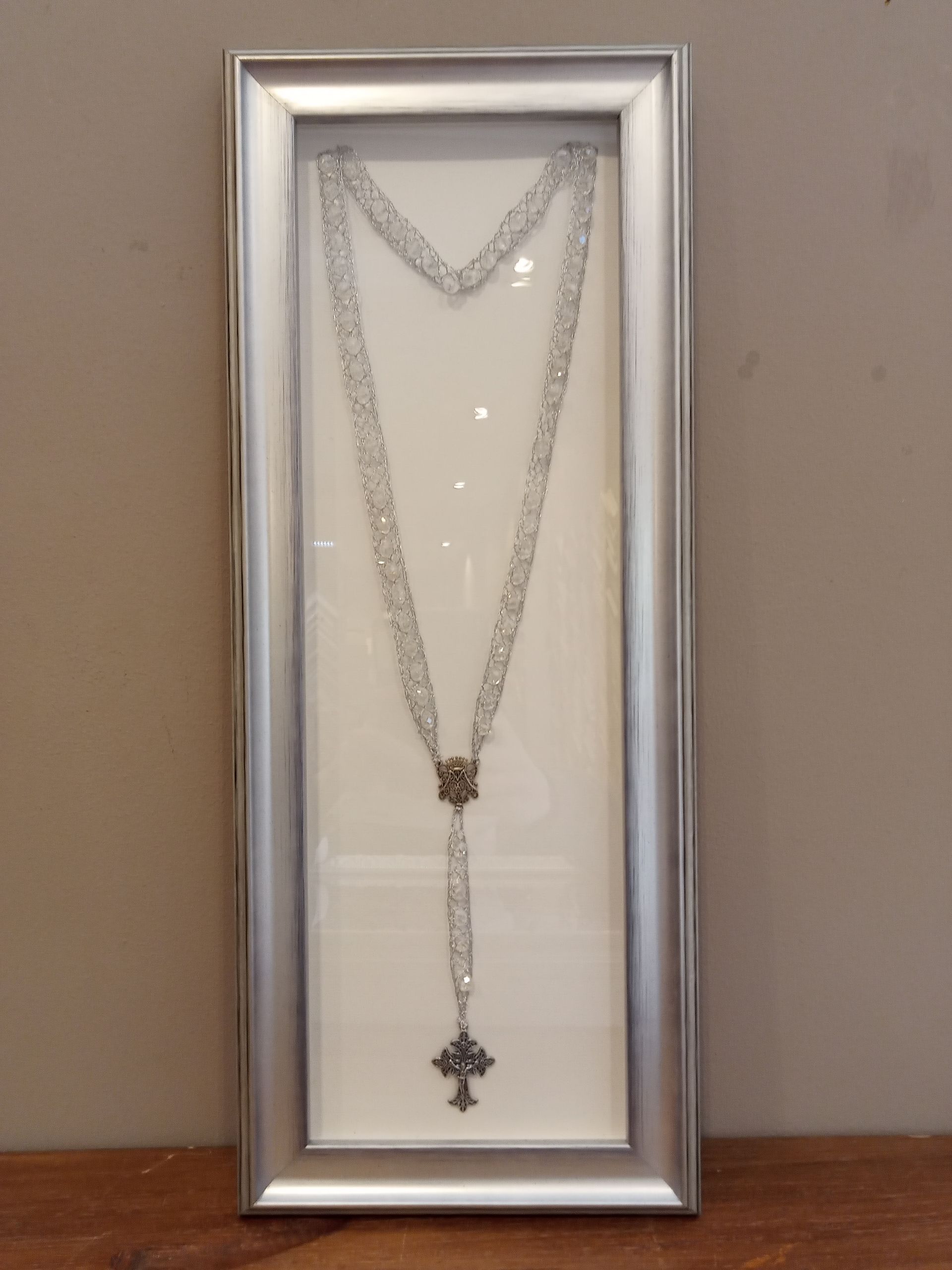 cuadros para rosarios de plata en zaragoza
ideas para enmarcar un rosario de plata en zaragoza
cuadros para conservar rosarios de plata en zaragoza
enmarcación para conservar antiguos rosarios cuadros para rosarios pequeños en zaragoza
cuadros baratos en zaragoza
enmarcación barata en zaragoza
molduras para cuadros hechas a mano