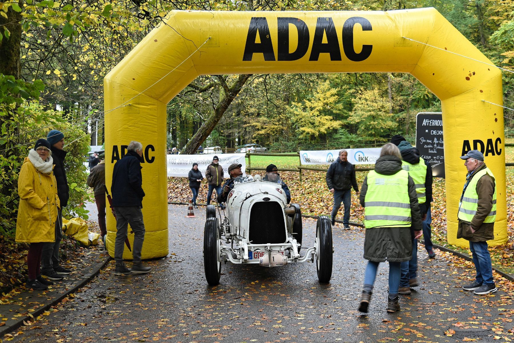 Start-Fahrzeuge beim Jubiläum 100 Jahre Hohensyburg Rundkurs