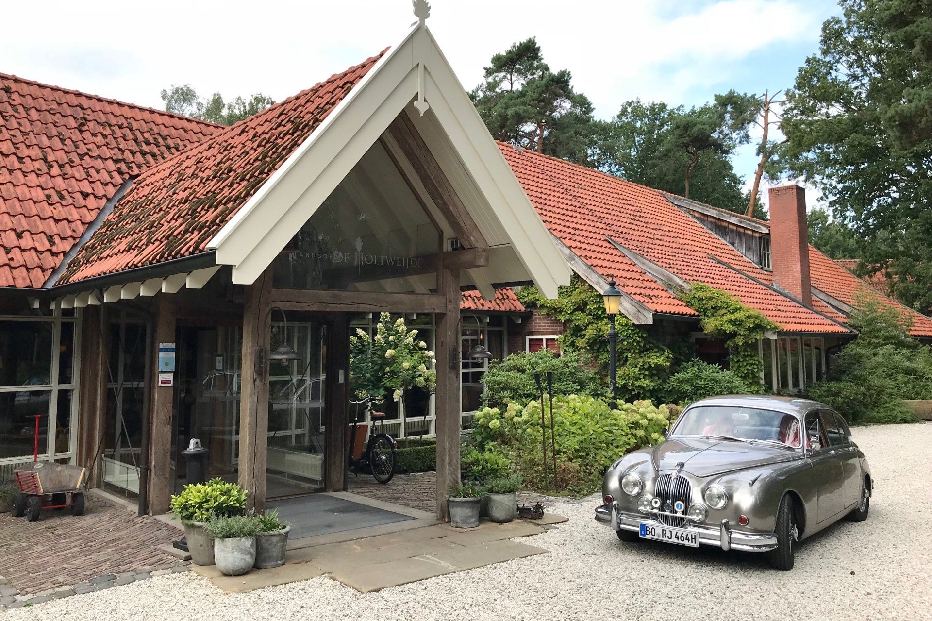 Jaguar MK II - der englische Salon auf vier Rädern
