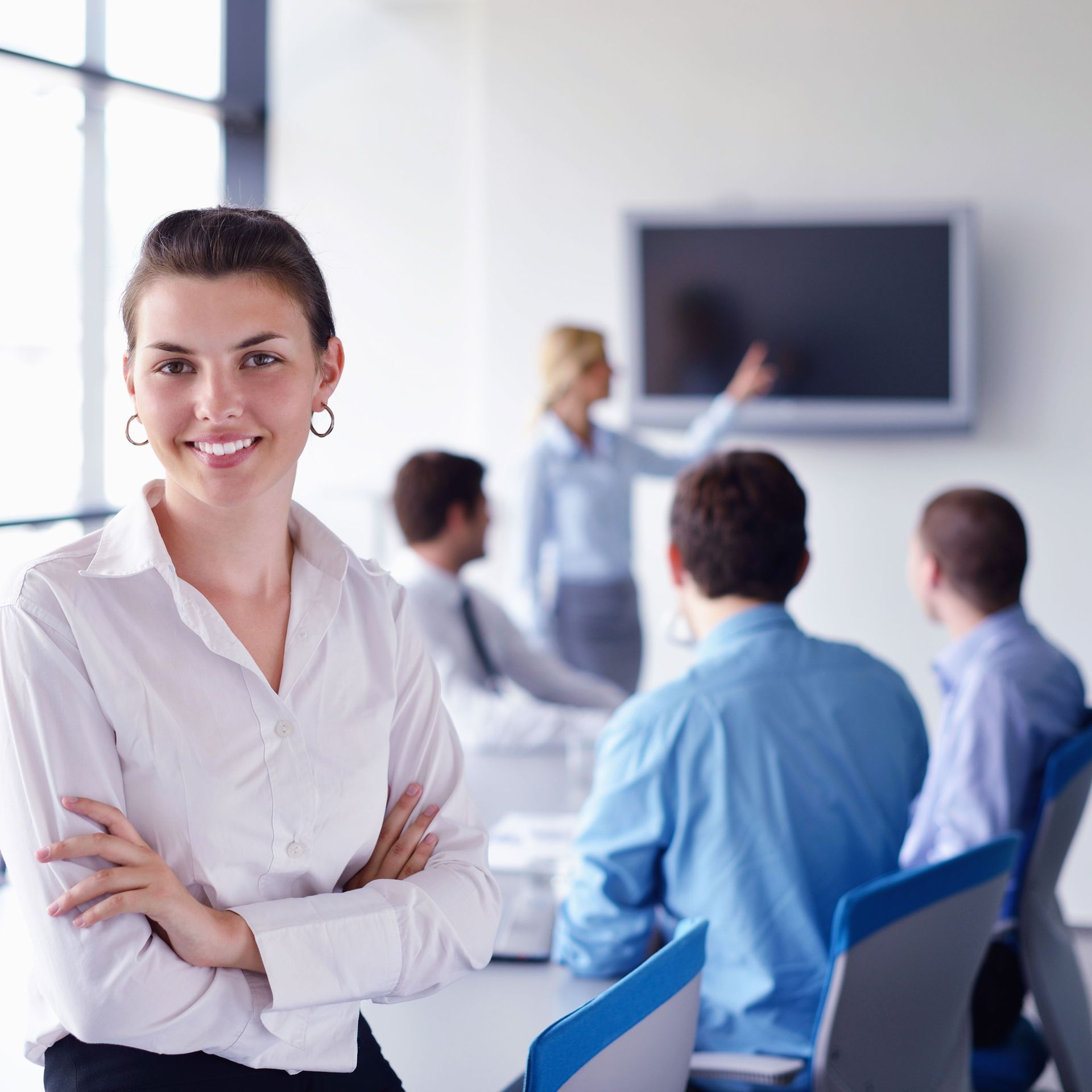 Ein Meeting, welches mit verschiedenen Mitarbeitern stattfindet