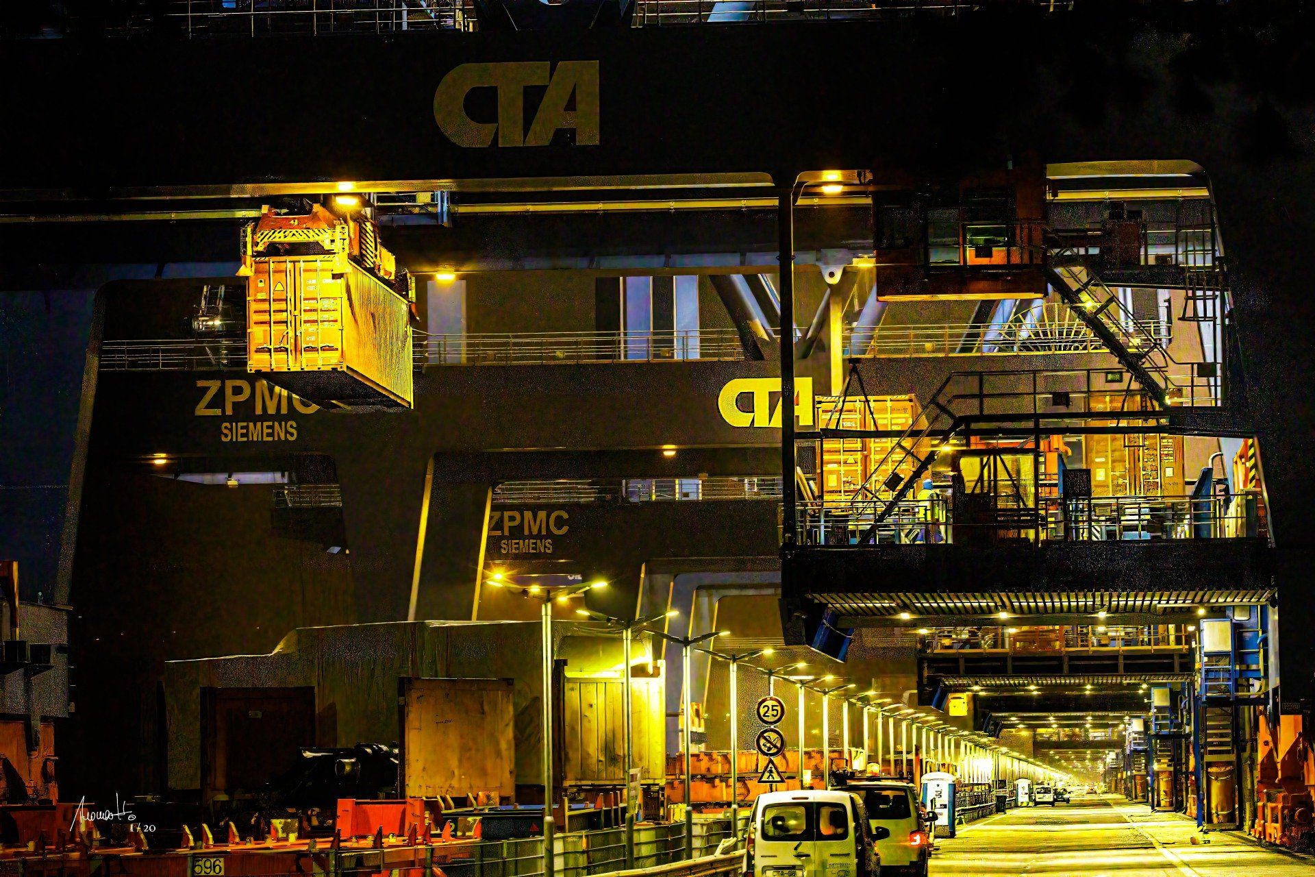 CTA, Fotografie von Thomas Hartstang CTA, Container Terminal, Hamburg Hafen, Fotografie von Thomas Hartstang, Atelier Südereiche