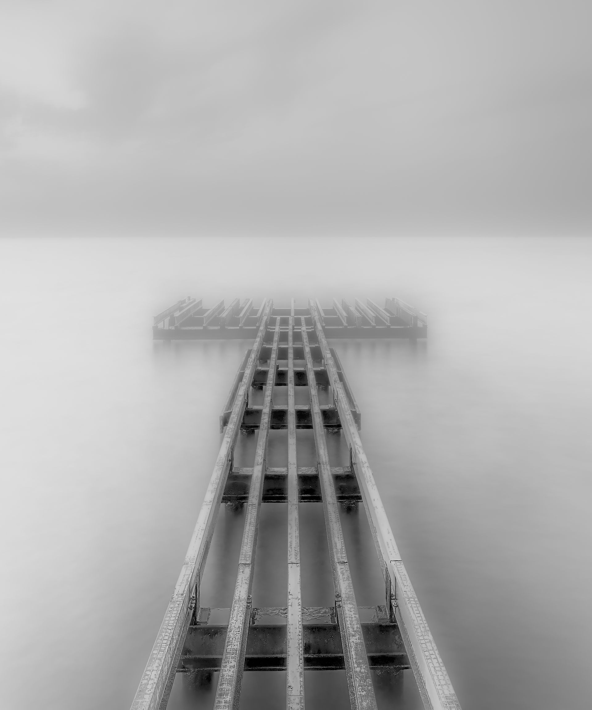 Pier At Stein During Winter, prämierte Fotografie von Thomas Hartstang, südereiche.art, schwarz-weiß, Landschaftsfotografie, fine art fotografie