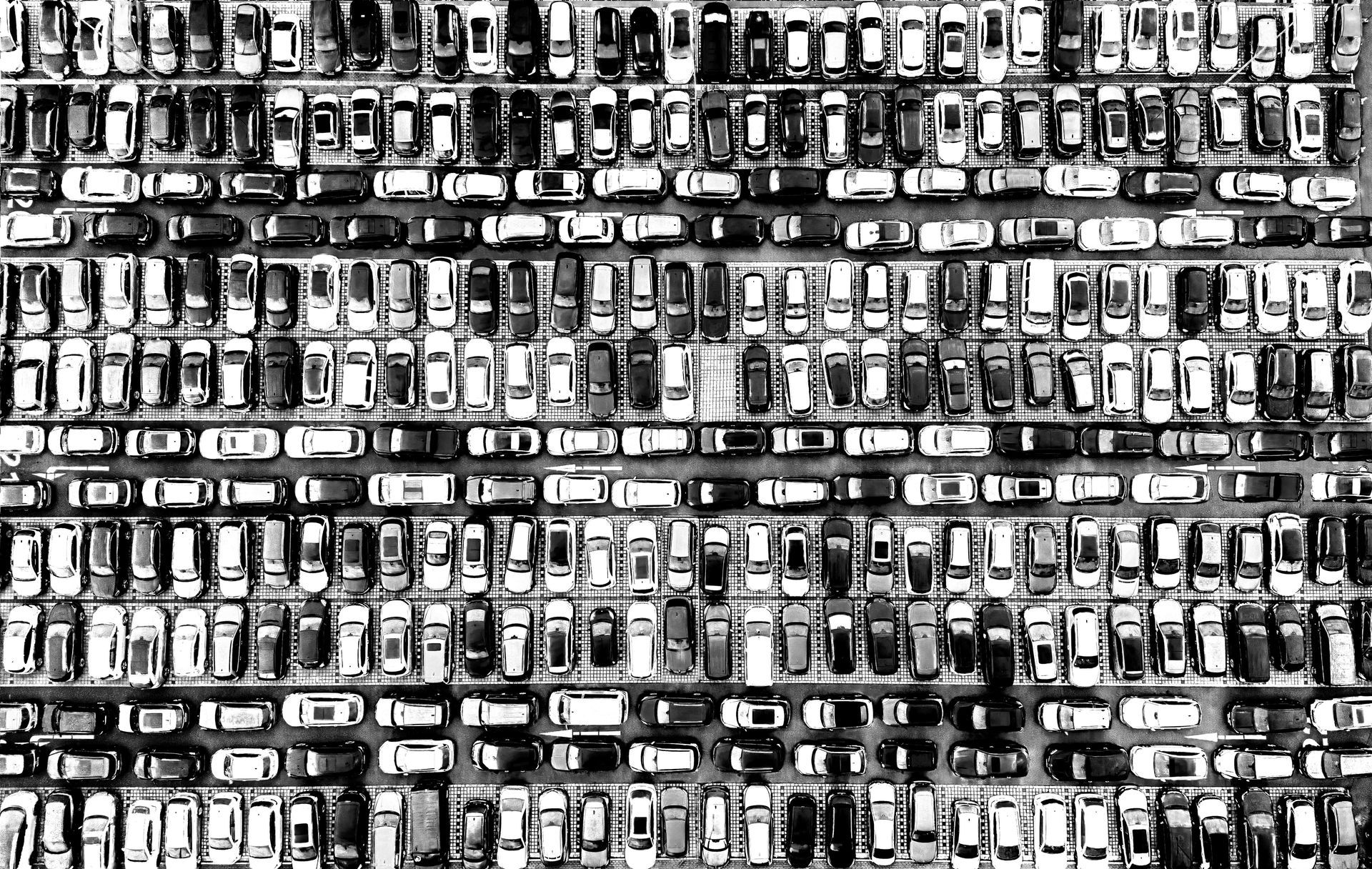 Too many cars - bnw, internationally awarded photograph by Thomas Hartstang, suedereiche.art, Hamburg, Germany, landscape photography, fine art photography