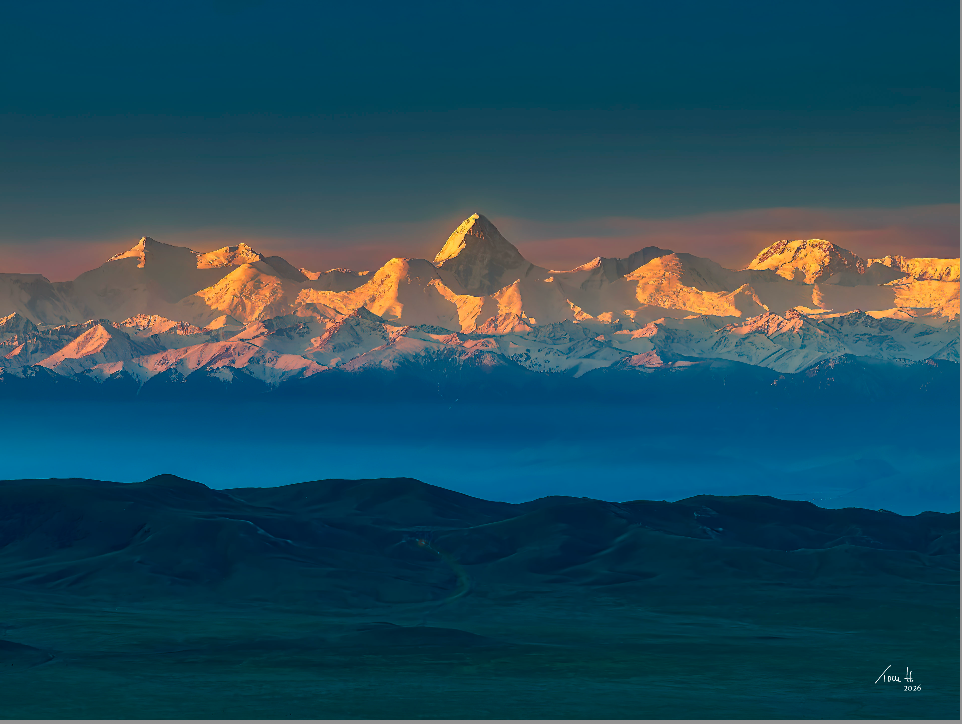 Khan Tengri, internationally awarded photograph by Thomas Hartstang, suedereiche.art, Drone, Kazakhstan, landscape photography, fine art photography