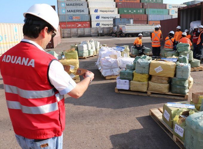 gestión aduanera en el transporte marítimo contenedores a Noruega, documentación, impuestos, tributos,