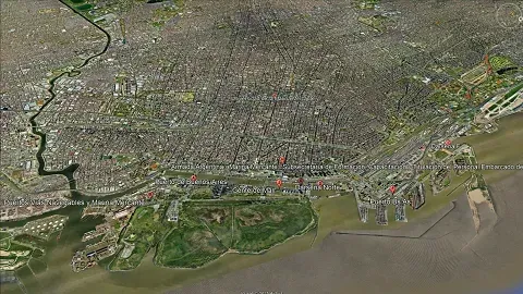 Foto aérea del puerto de Buenos Aires, en el momento de llegada del buque con contenedores enviados de España