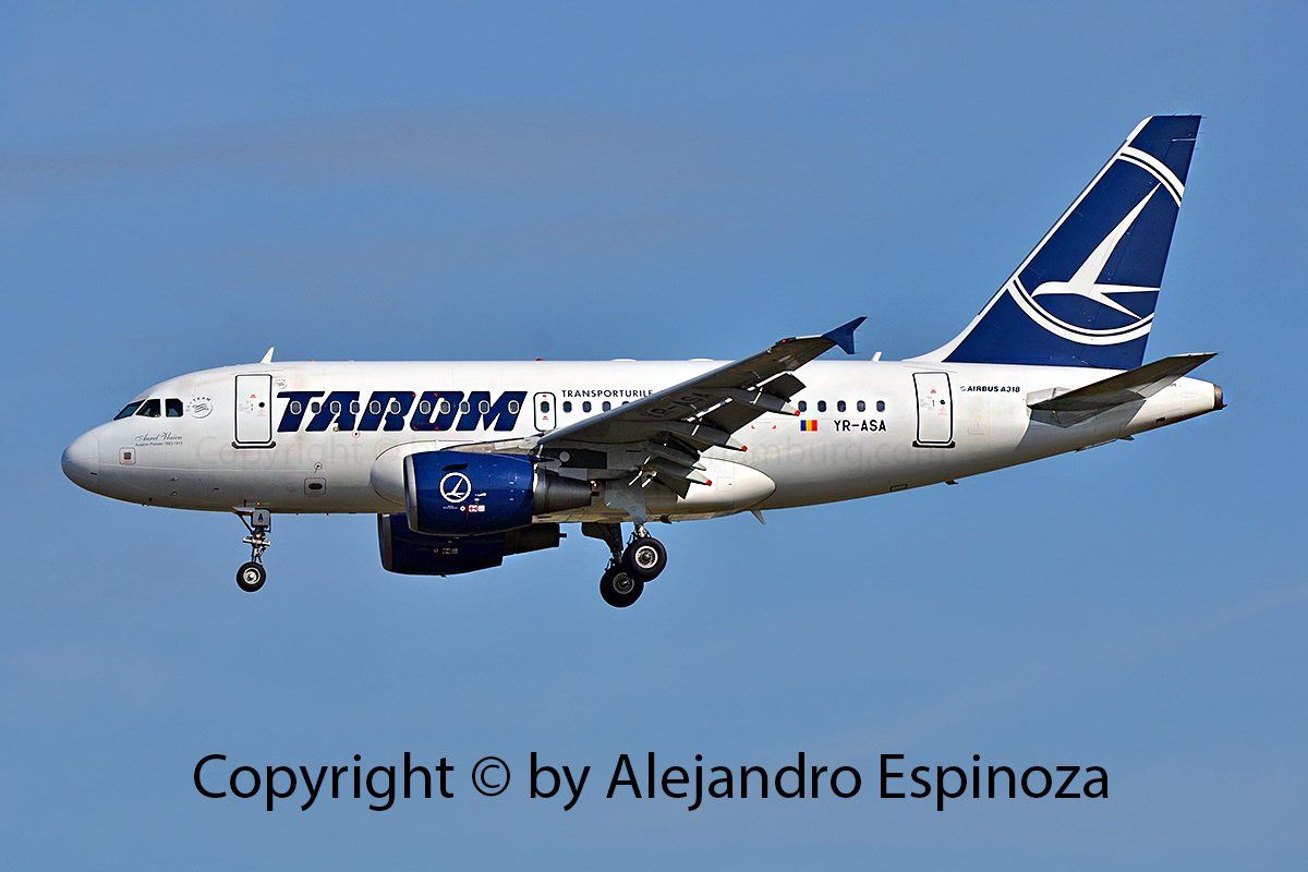 Airbus A318 TAROM on Final FRA