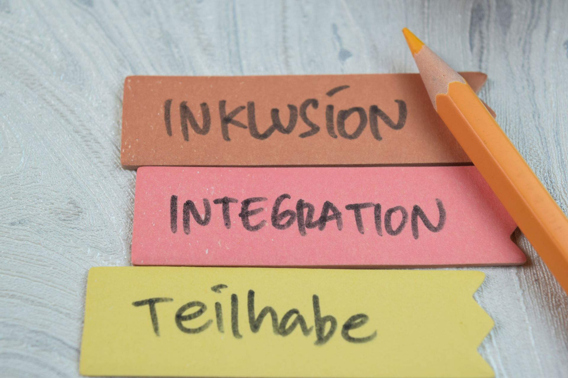 In unserem Unternehmen fördern wir aktiv Inklusion, Integration und Teilhabe. Wir glauben an die Stärke der Vielfalt und schaffen eine integrative Arbeitsumgebung, in der jeder seine Fähigkeiten einbringen und sich entfalten kann. Erfahren Sie mehr über unsere inklusiven Werte und wie wir gemeinsam eine positive Veränderung bewirken