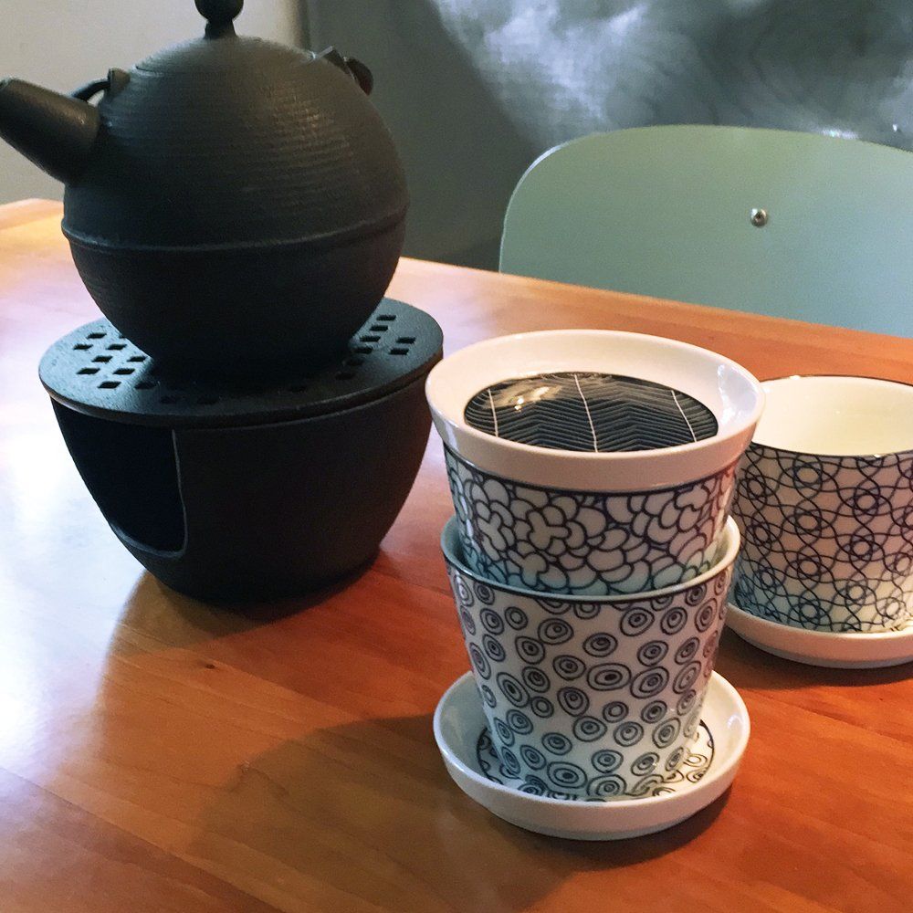 Picture Factory Outlet Tea Pot and Cups