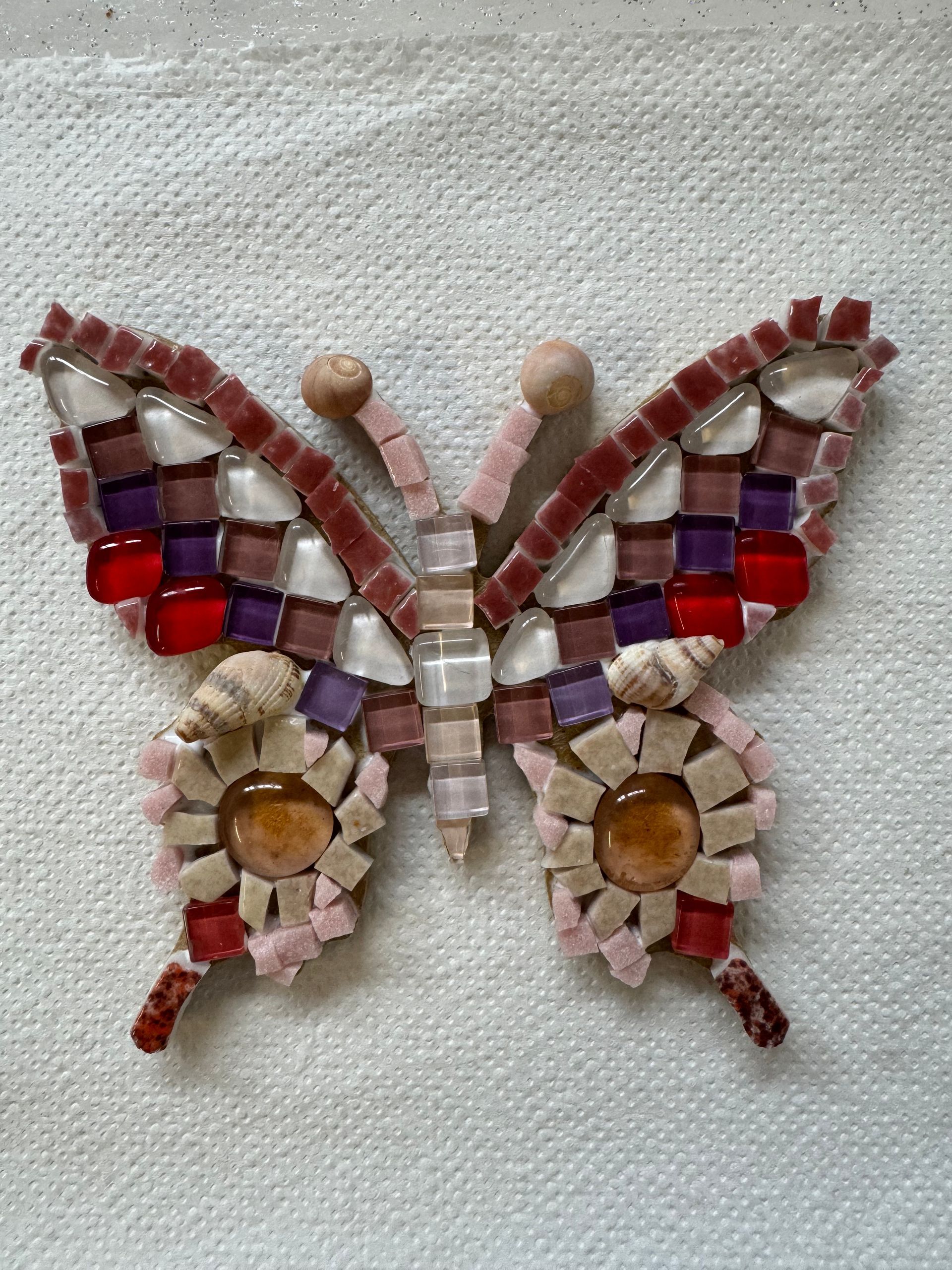 Atelier Romalia Mosaïque itinérant: vivez une expérience créative et conviviale, accessible à tous, autour de l’art mosaïque.