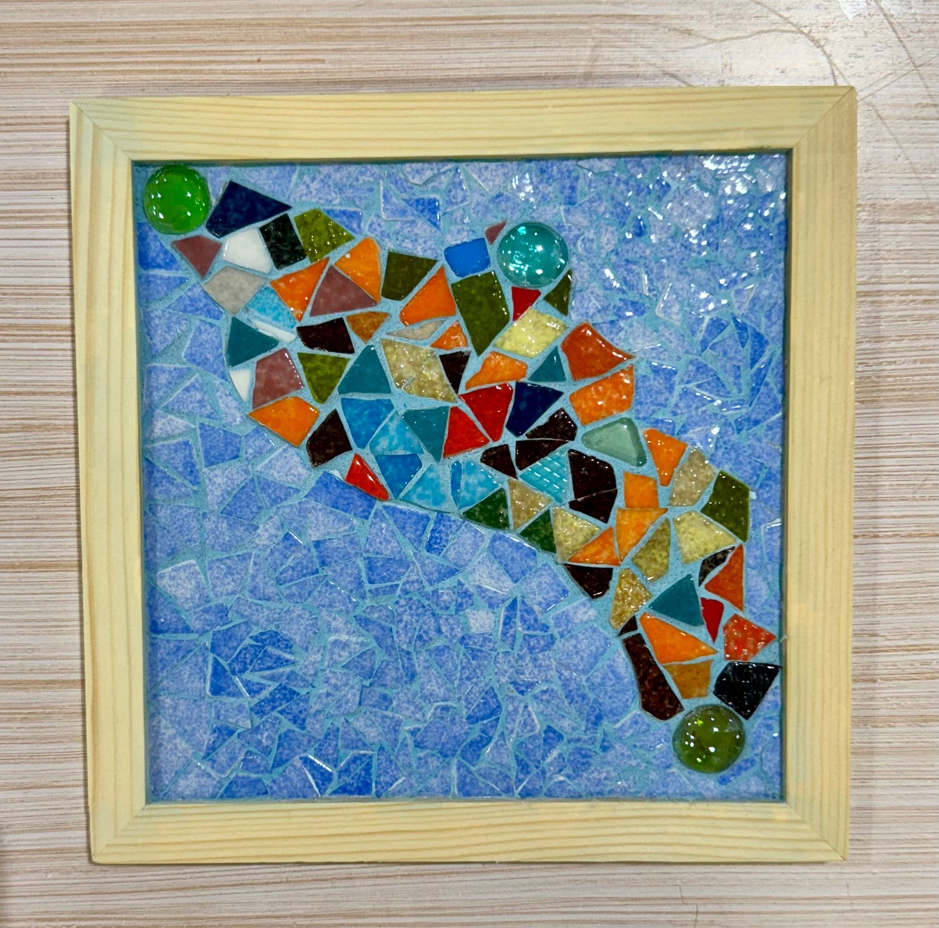 Atelier Romalia Mosaïque itinérant: vivez une expérience créative et conviviale, accessible à tous, autour de l’art mosaïque.