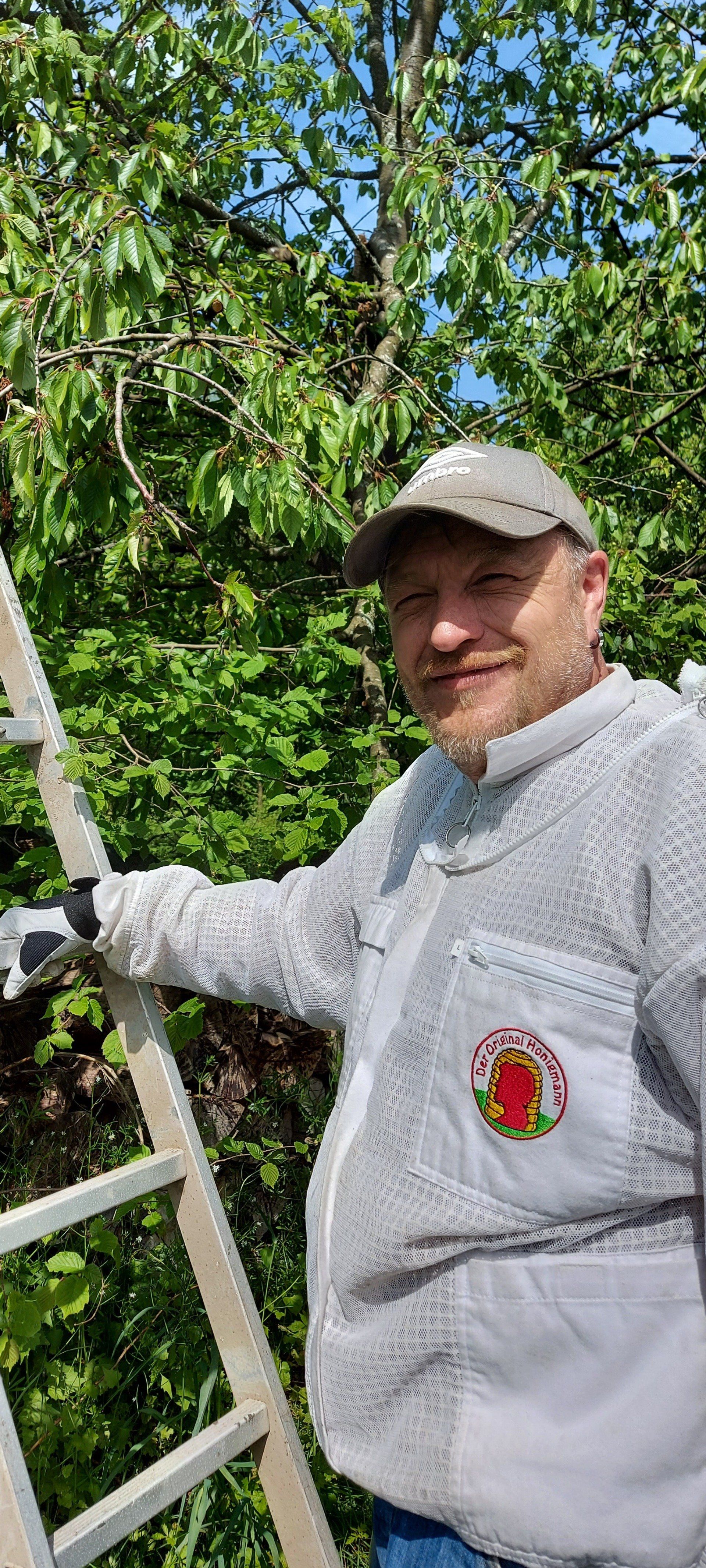 Imker Markus Hespeler aus Bietigheim/Baden bei Rastatt/Karlsruhe