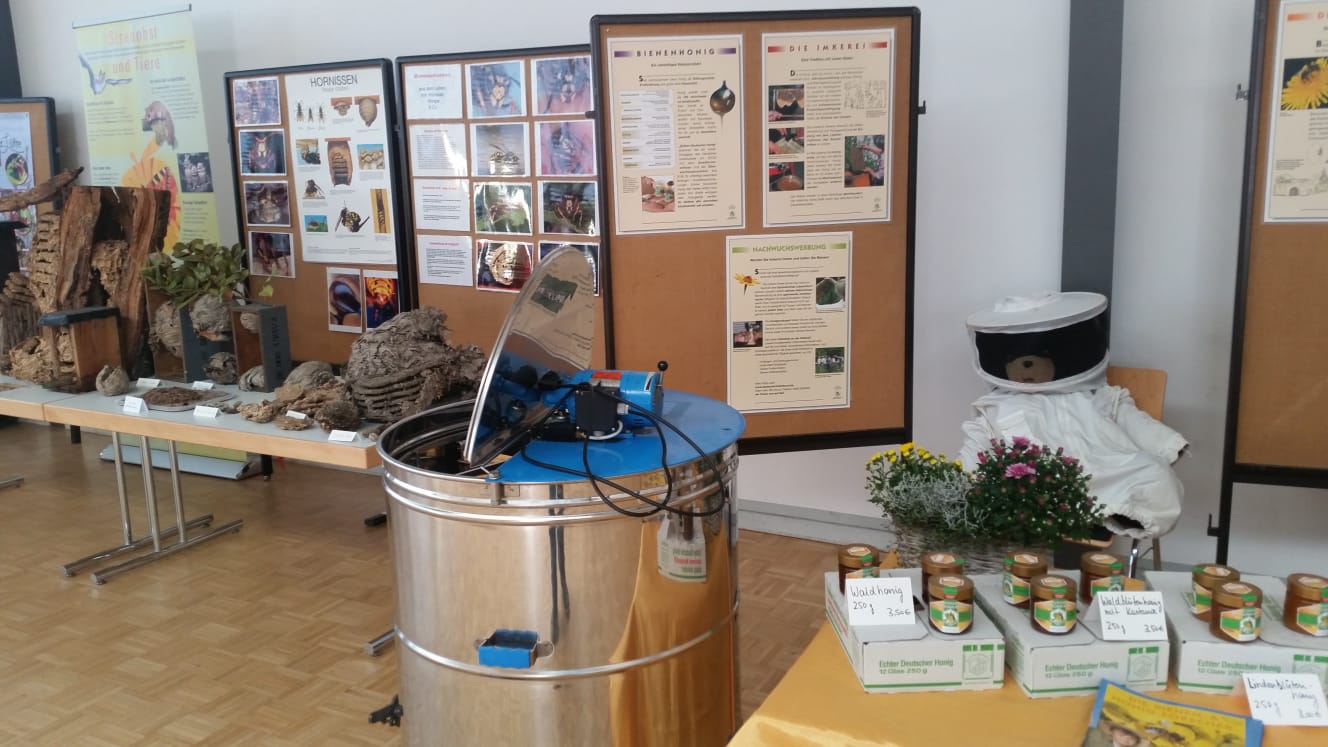 Natur-Imkerei Magers aus Bietigheim: Stand zum Streuobstwiesentag, 2019