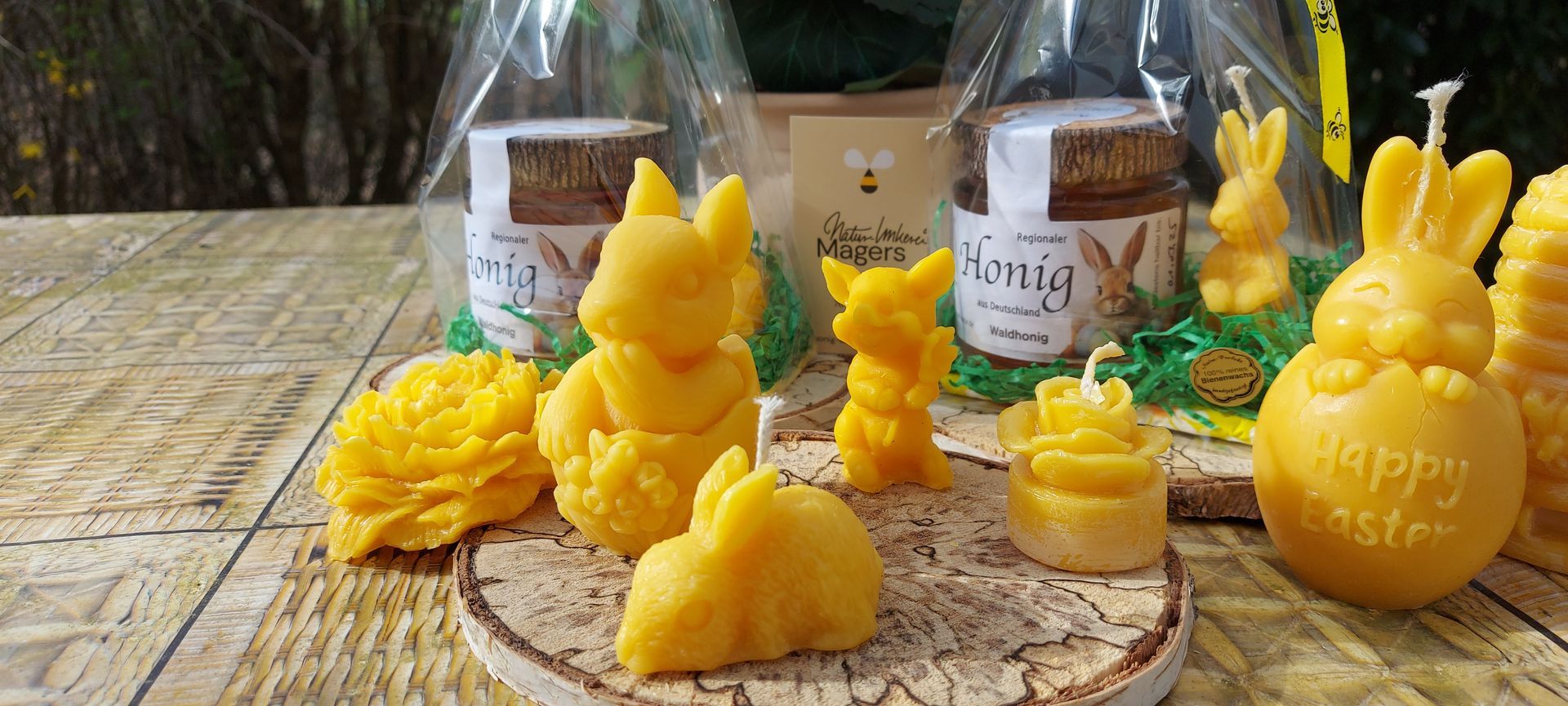 Präsente zu Ostern: Honig und Bienenwachskerzen als Osterhasen, vom Imker, Naturschutz, Natur-Imkerei Magers aus Bietigheim bei Rastatt/Karlsruhe