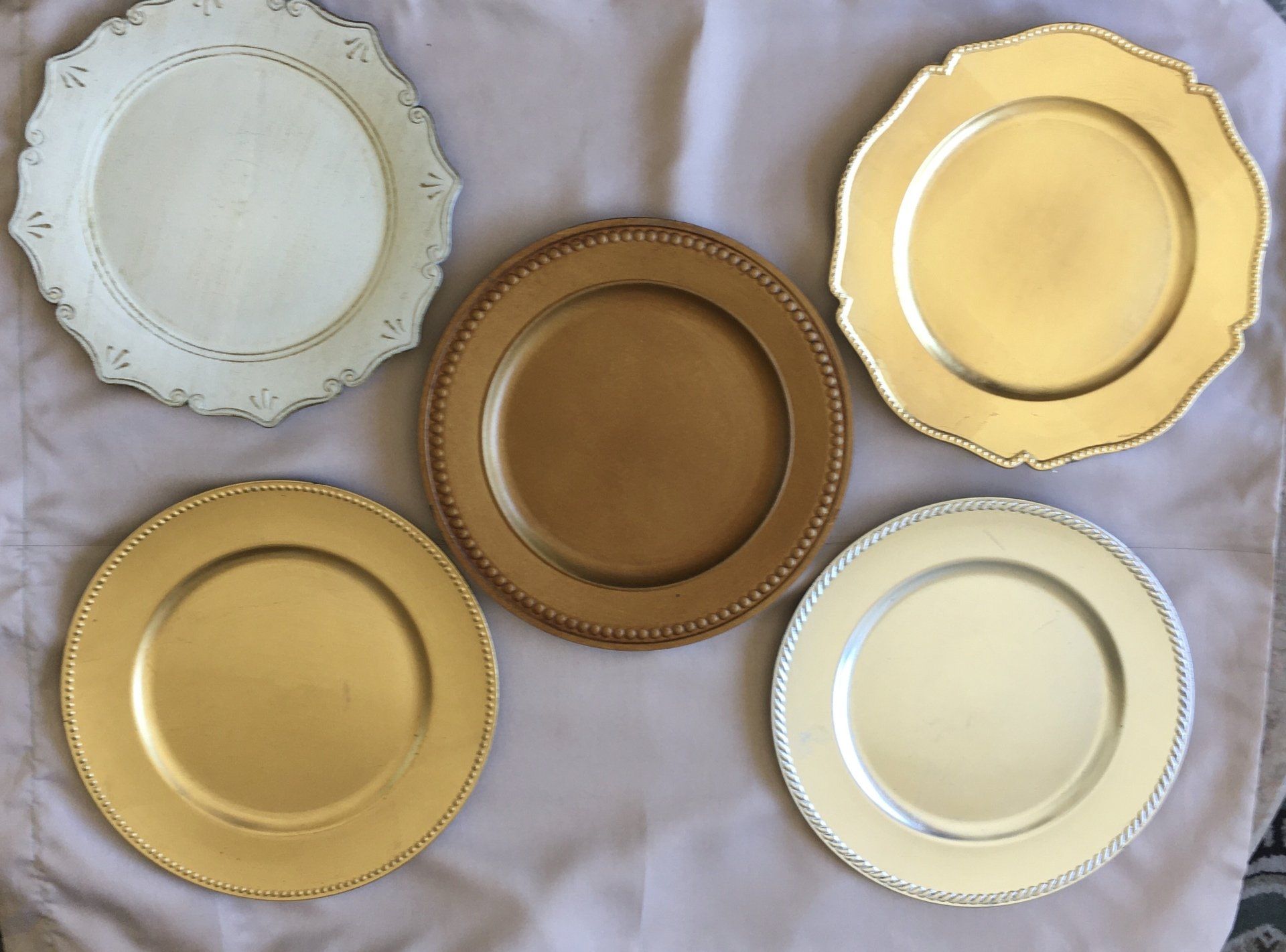 white and gold charger examples for event table settings