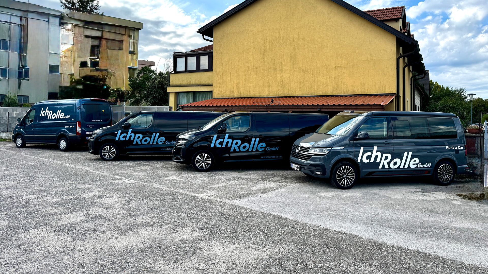 ich rolle, volvo mieten, Polestar mieten, BMW mieten, Ford mieten, Bus mieten, 9-sitzer mieten, 8 sitzer mieten, 9 sitzer mieten, 7 sitzer mieten, lkw mieten, auto mieten, auto mieten himberg, mietwagen himberg, Ichrolle gmbh, Michael Weiss, Michael weiss Mietwagen, auto mieten österreich, auto mieten niederösterreich, langzeit mieten, abo leasing, cabrio mieten, vw mieten, ex30 mieten, polestar 2 mieten, polestar 4 mieten, polestar 3 mieten, XC40 mieten, Volvo ex30 mieten, volvo XC90 mieten, Volvo XC60 mieten, Volvo EX90 mieten, Volvo EC40 mieten, Volvo EX40 mieten, Carbio mieten, Fiat mieten, Fiat 500 cabrio mieten, BMW X2 mieten, VW Passat mieten, elektroauto mieten, Volvo mieten, Peugeot 2008 mieten, Peugeot mieten, Volvo reisebus, 88.6 bus, 88.6 Roadtrip, Radio 88.6, Radio886, 88.6 Road trip, kfz mieten, ford transit mieten, california mieten, vw california mieten, camper mieten, busse mieten, peugeot traveller mieten, mini mieten, mini cooper, porsche mieten, porsche niederösterreich mieten, Sportwagen mieten, Sportwagen niederösterreich mieten, limousine mieten, kombi mieten, mietwagen österreich, langzeitmiete niederösterreich