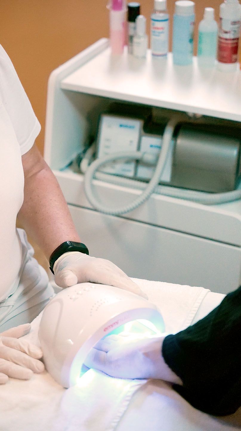 Bei SCHÖNGEISTER finden Sie auch ausgewählte Pflegeprodukte und Druckentlastung für Ihre Füße