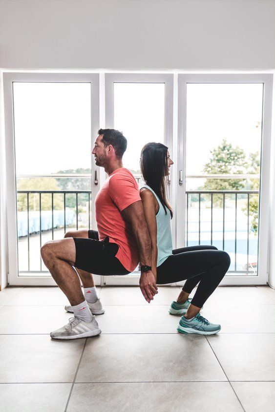 Personaltraining für ein Ehepaar bei Kim's Body Kiss – Maßgeschneiderte Übungen für Paare zur Förderung von Fitness.