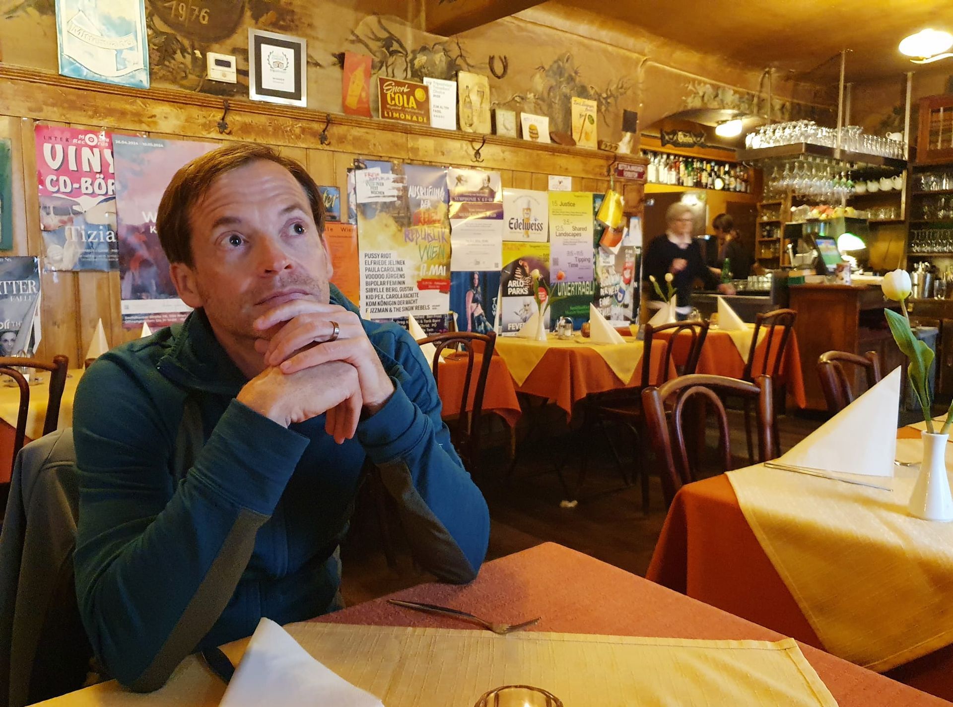 Der Trennungsberater und systemische Coach Torsten Geiling denkt nach.