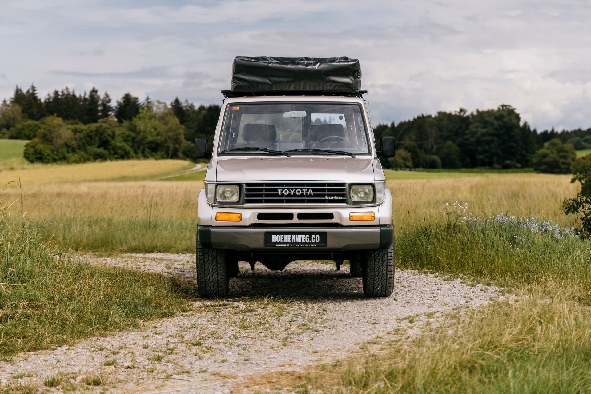 Toyota Land Cruiser LJ70,
HOEHENWEG.CO,
Youngtimer kaufen, 4x4 Camper, Geländewagen kaufen