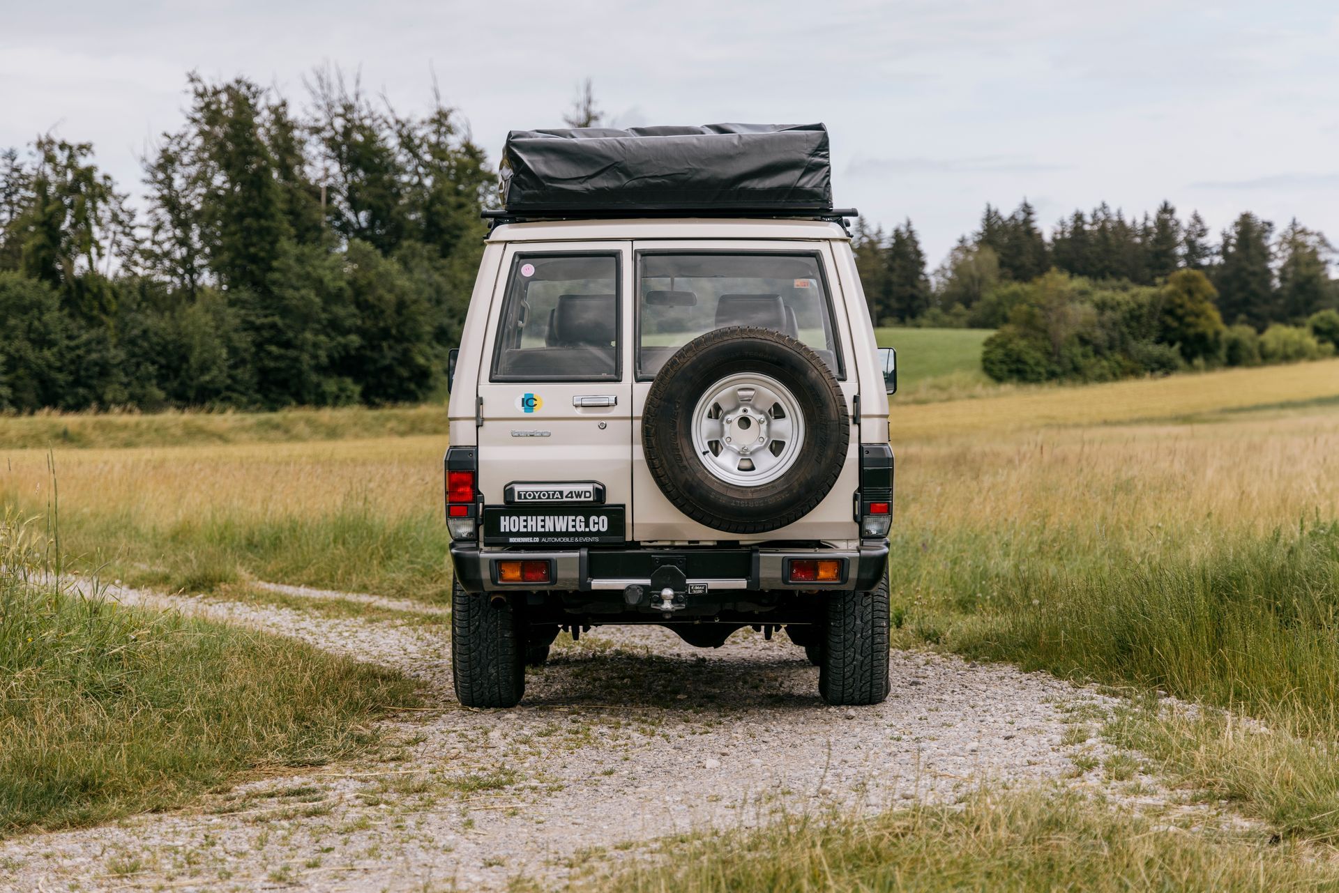 Toyota Land Cruiser LJ70,
HOEHENWEG.CO,
Youngtimer kaufen, 4x4 Camper, Geländewagen kaufen