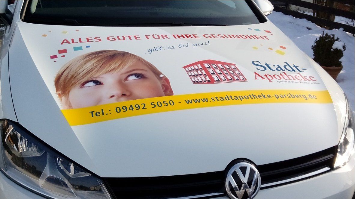 Motorhaube beschriften