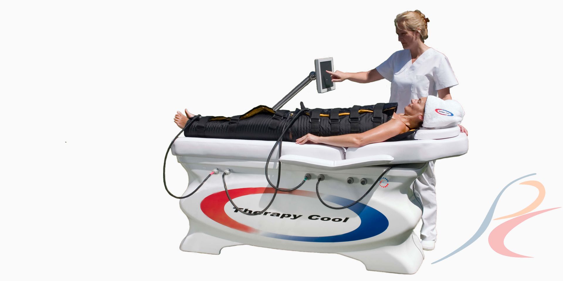 Aparatología estética, equipo Therapy Cool durante un tratamiento, mujer tumbada sobre el equipo con bandas de contrastes térmicos corporales.