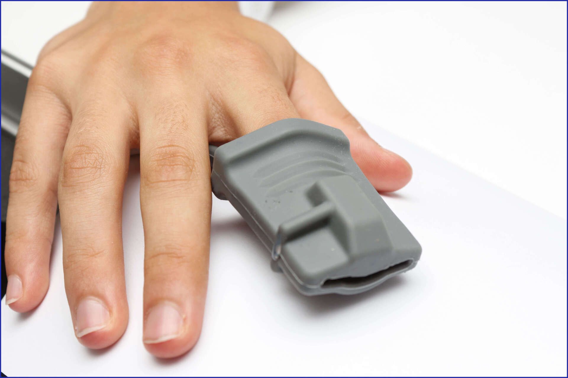 Appareil oxymètre de pouls pour l'équipe Telecare pour les soins aux personnes âgées, Therapy Self-Care.