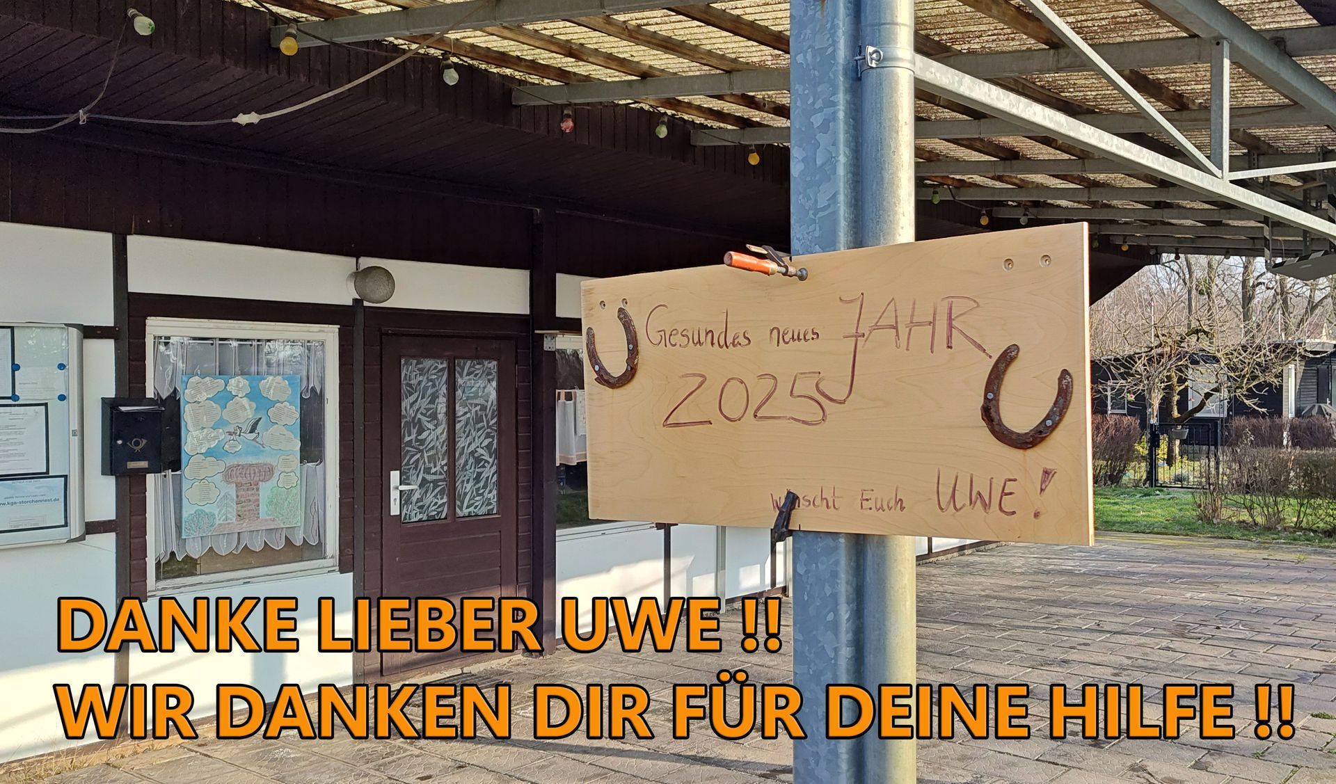 Ein liebes Plakat mit echten Hufeisen von