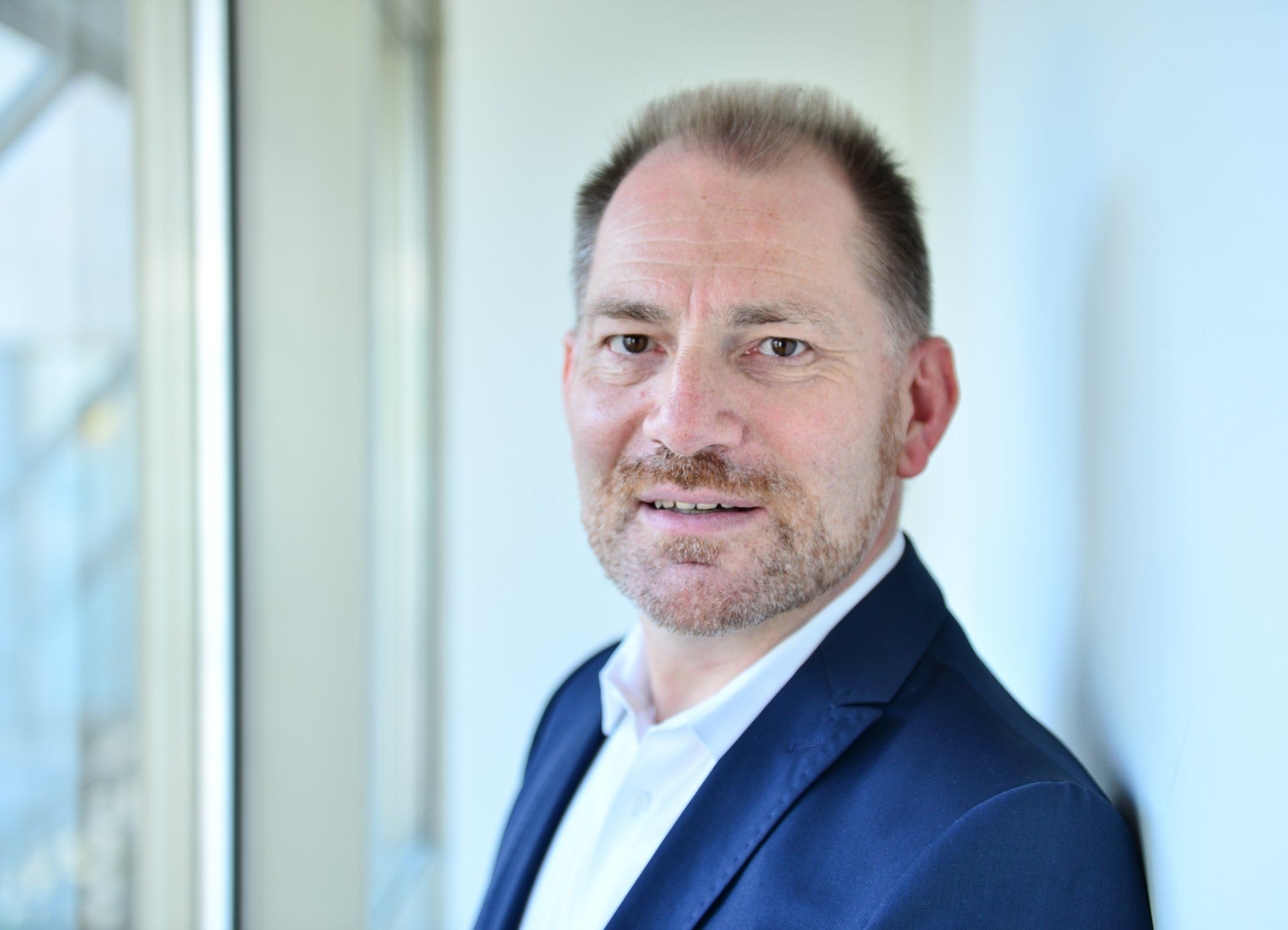 Dr. Ralf Weiß Dr. Ralf Weiß