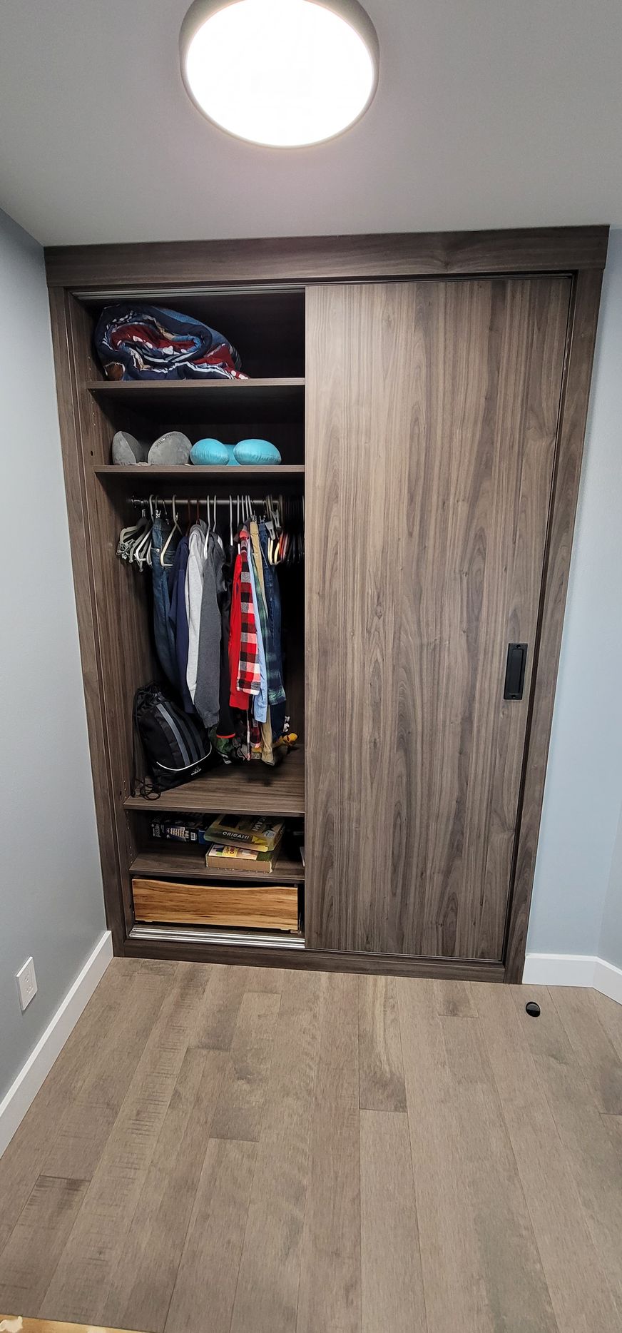 Reach-in closet