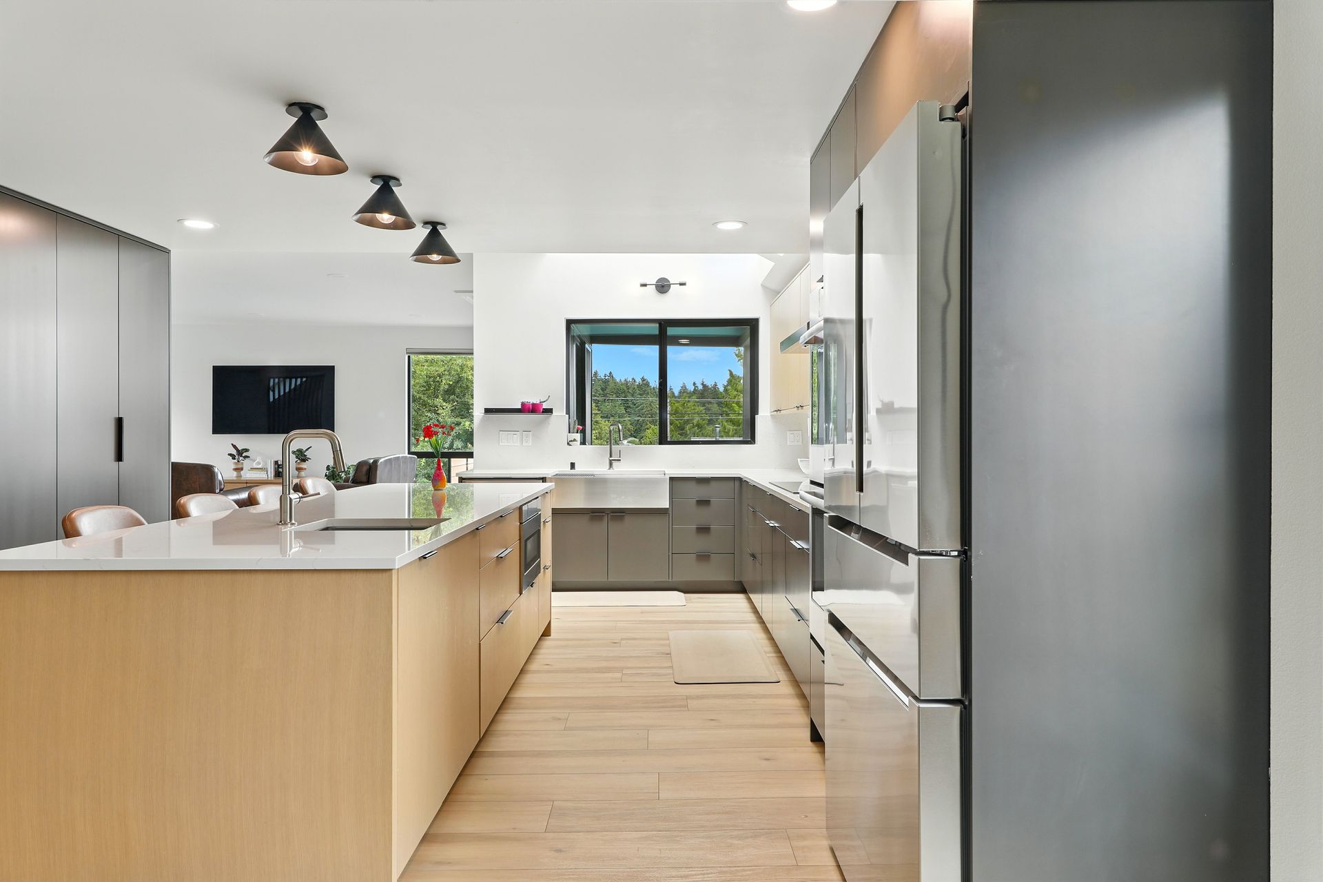 Ridgecrest Shoreline custom kitchen cabinets — flat style doors