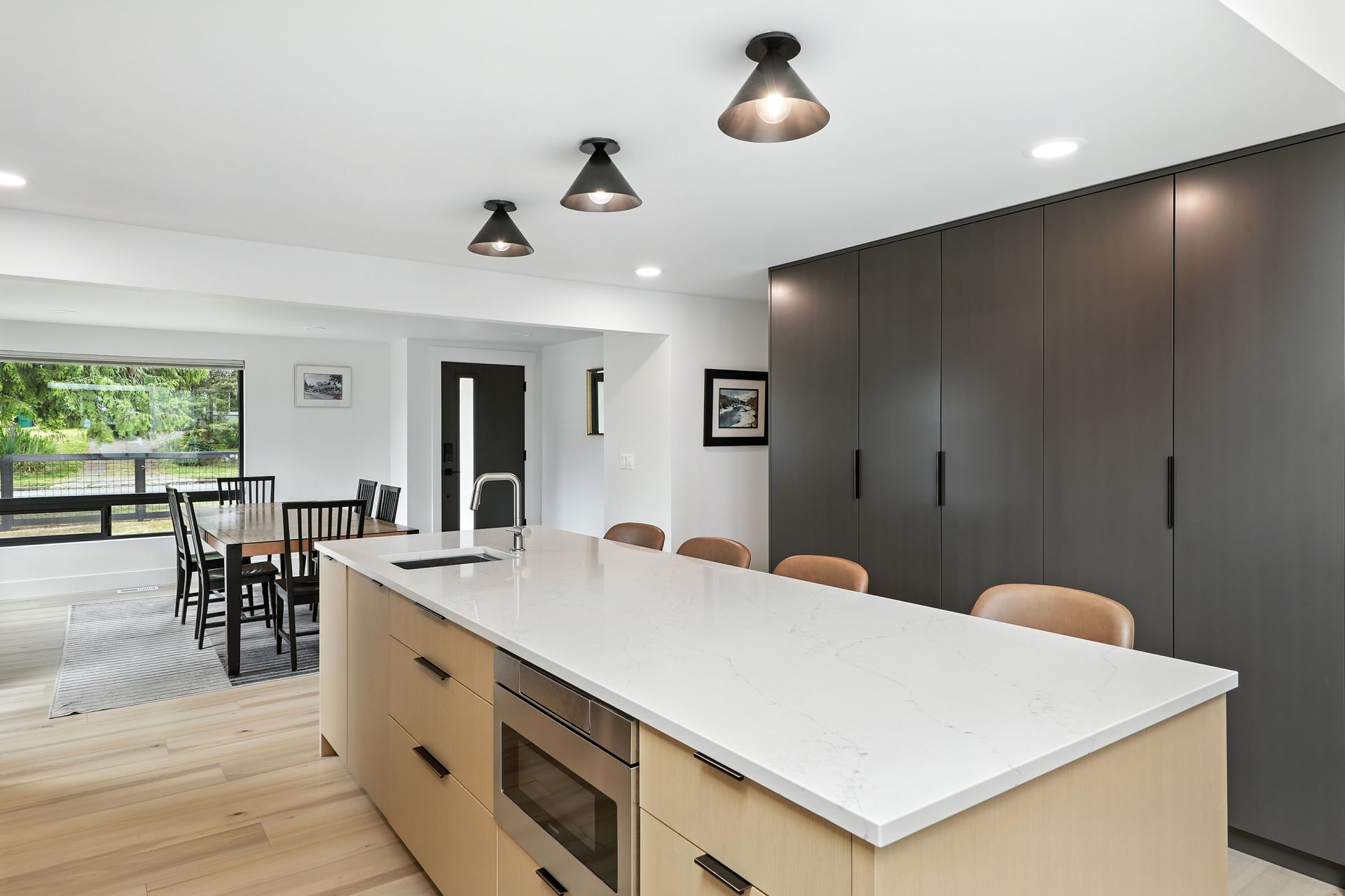 Ridgecrest Shoreline custom kitchen cabinets — slab doors