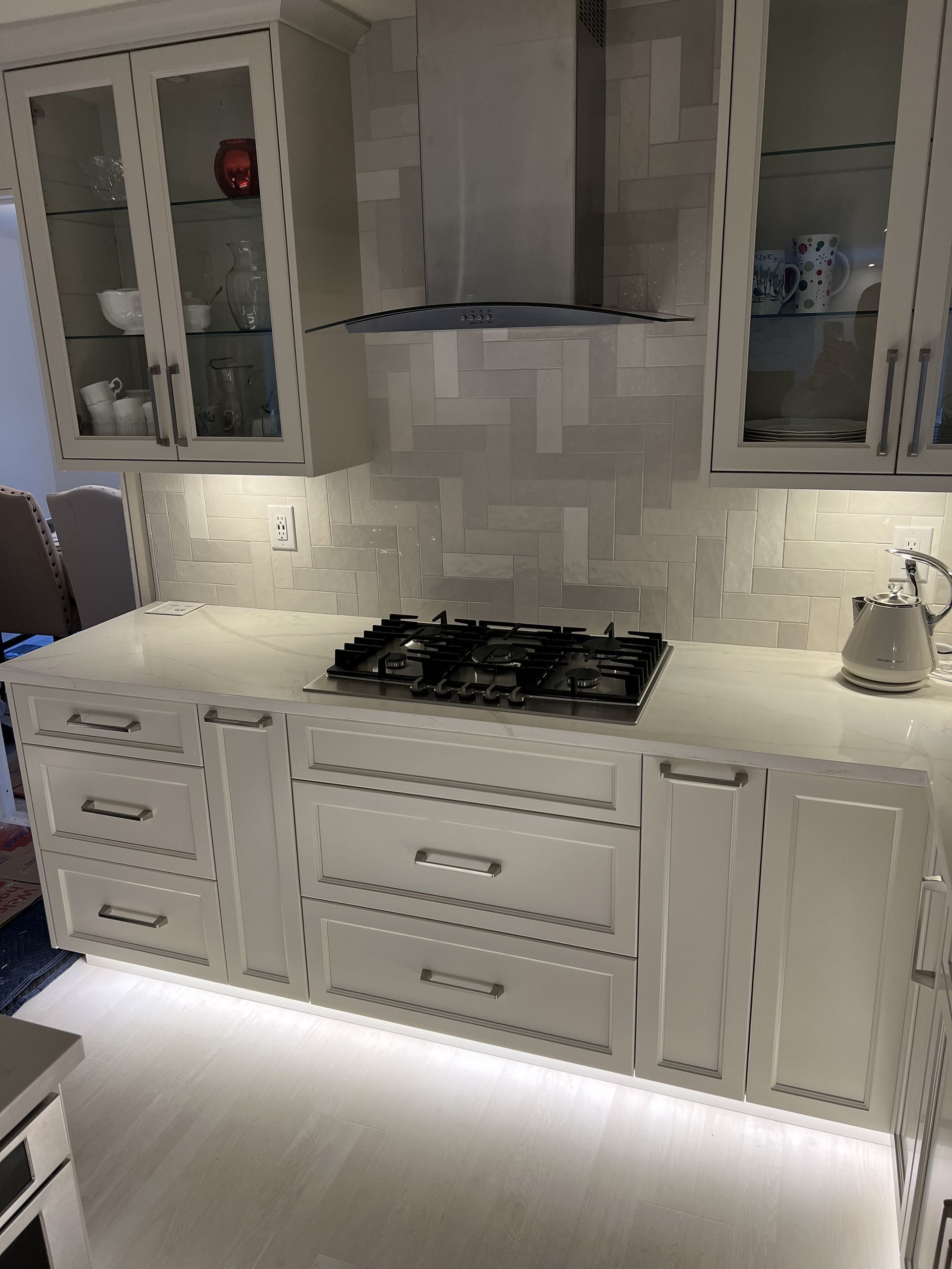 Penny Creek Everett custom kitchen cabinets — range wall