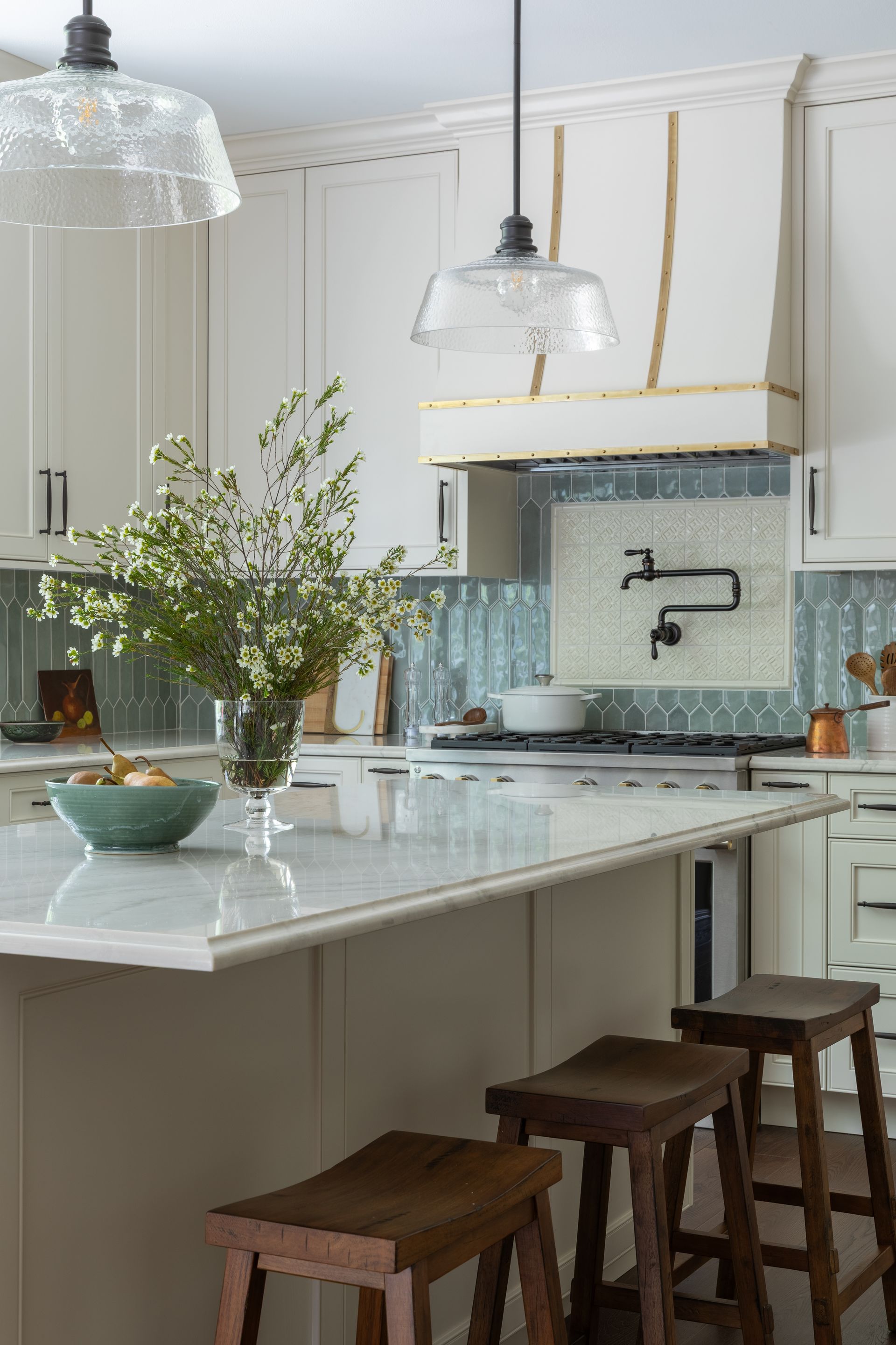 Pine Lake Sammamish custom kitchen cabinets — stools