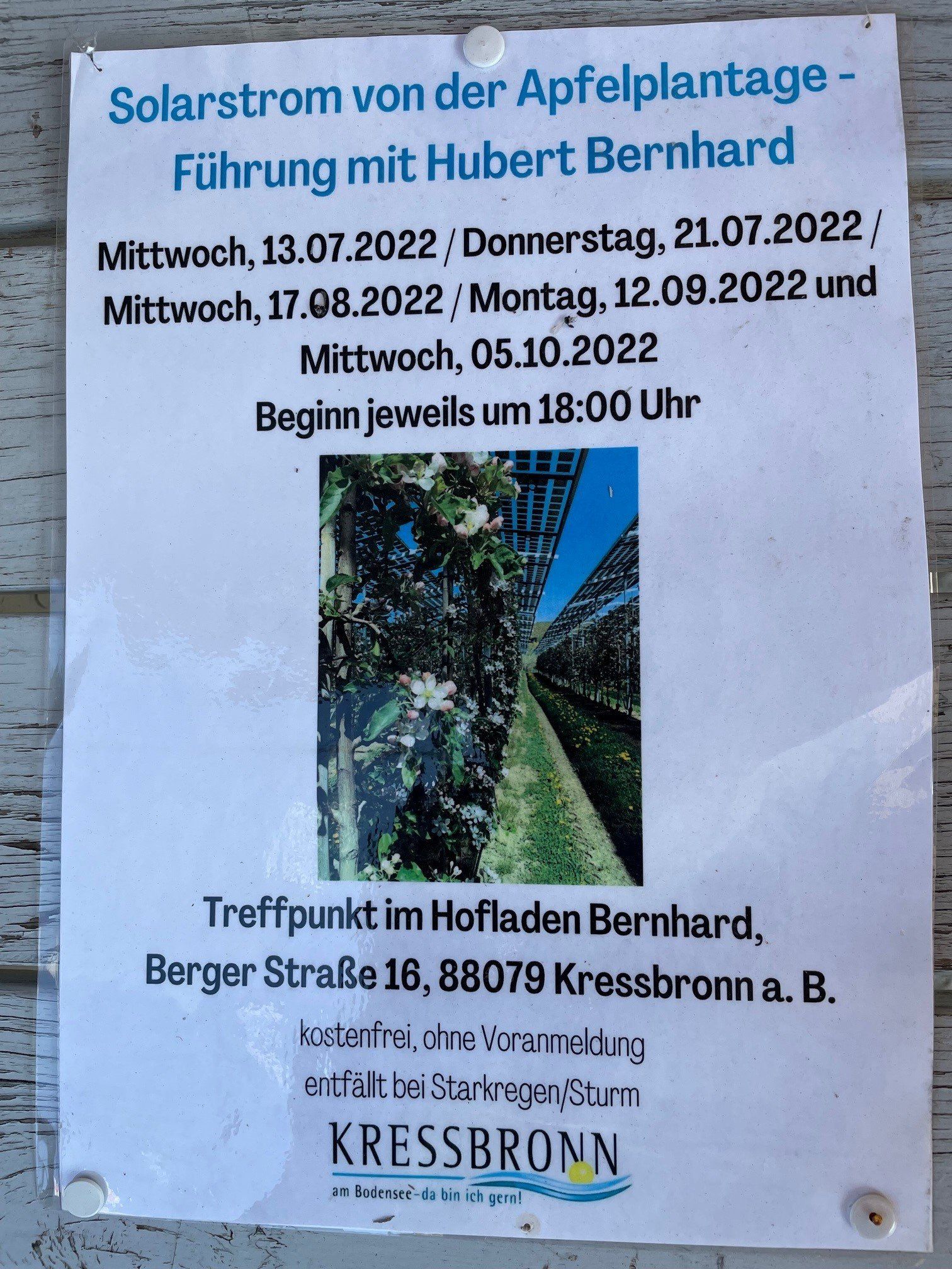 Äpfel, Akzeptanz, Anlagendesign, aufgeständerte Unterkonstruktion, Bewirtschaftung, Di-rektvermarktung, doppelte Landnutzung, Dürreschäden, Eigenstromverbrauch, Energie-wende, Ertragsprognose, Flächendruck, Flächeneffizienz, Folienüberdachung, Frostschä-den, Genehmigungsprozesse, Hagelschäden, Hagelschutznetze, intensive Ackerkulturen, Klimawandel, Landschaftsästhetik, Landschaftsattraktivität, Landschaftsschutz, landwirt-schaftliche Hauptnutzung, Lichtverfügbarkeit, Marktfähigkeit, Naturschutz, Fotosynthese, Pilotanlagen, privilegierte Vorhaben, ressourceneffiziente Landnutzung, Semitransparent, Sonnenbrand, Starkregen, Strombörse, Synergetische Integration, Tracker, Wasserma-nagement, Wasserverfügbarkeit, zusätzliche Solarstromproduktion, zusätzliches Einkom-men, EEG-Förderung, Ertragssteigerungen, Beeren, Wein, Gemüse, Modulbreite, Bilanz-kreis, Ackerkulturen, Gesamtproduktivität, anzulegender Wert, dienende Funktion, Netzbe-treiber, Ernteausfälle, zusätzliche Einkommensquelle, Reihenabstand, gartenbauliche, Kul-turen, Sonderkulturen, lichte Höhe, überragendes öffentliches, Interesse, Rammung, Er-zeugungsprognose, Überschusseinspeisung, Marktpreis, Neigungswinkel, Wechselrichter, Fernsteuerbarkeit, Bodenversiegelung, fixe Einspeisevergütung, Marktprämie, Flächen-druck, PV, Photovoltaik, Solar, PV-Anlage, Photovoltaik-Anlage, Photovoltaik Anlage, Ag-riPV, AgriPV, Agrar-PV, Agrar-PV, Agrar-Photovoltaik, Agrar Photovoltaik, Module, Unter-konstruktion, Landwirtschaft, Land, grün, Bauern, Obstanbau, Obst, Energie, erneuerbare Energie, PV, Carports, Tracker, geführt, statisch, Deutschland, PV-Firma, PV Firma, Agrar, Pflanzenkultur, Himbeere, Wein, Obst, Apfel