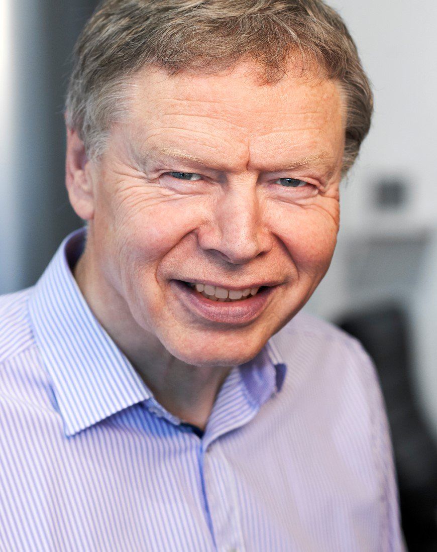 Äpfel, Akzeptanz, Anlagendesign, aufgeständerte Unterkonstruktion, Bewirtschaf-tung, Direktvermarktung, doppelte Landnutzung, Dürreschäden, Eigenstromver-brauch, Energiewende, Ertragsprognose, Flächendruck, Flächeneffizienz, Folienüber-dachung, Frostschäden, Genehmigungsprozesse, Hagelschäden, Hagelschutznetze, intensive Ackerkulturen, Klimawandel, Landschaftsästhetik, Landschaftsattraktivität, Landschaftsschutz, landwirtschaftliche Hauptnutzung, Lichtverfügbarkeit, Marktfähig-keit, Naturschutz, Fotosynthese, Pilotanlagen, privilegierte Vorhaben, ressourceneffi-ziente Landnutzung, Semitransparent, Sonnenbrand, Starkregen, Strombörse, Syner-getische Integration, Tracker, Wassermanagement, Wasserverfügbarkeit, zusätzliche Solarstromproduktion, zusätzliches Einkommen, EEG-Förderung, Ertragssteigerungen, Beeren, Wein, Gemüse, Modulbreite, Bilanzkreis, Ackerkulturen, Gesamtproduktivität, anzulegender Wert, dienende Funktion, Netzbetreiber, Ernteausfälle, zusätzliche Ein-kommensquelle, Reihenabstand, gartenbauliche, Kulturen, Sonderkulturen, lichte Hö-he, überragendes öffentliches, Interesse, Rammung, Erzeugungsprognose, Über-schusseinspeisung, Marktpreis, Neigungswinkel, Wechselrichter, Fernsteuerbarkeit, Bodenversiegelung, fixe Einspeisevergütung, Marktprämie, Flächendruck, PV, Photo-voltaik, Solar, PV-Anlage, Photovoltaik-Anlage, Photovoltaik Anlage, AgriPV, AgriPV, Agrar-PV, Agrar-PV, Agrar-Photovoltaik, Agrar Photovoltaik, Module, Unterkonstrukti-on, Landwirtschaft, Land, grün, Bauern, Obstanbau, Obst, Energie, erneuerbare Ener-gie, PV, Carports, Tracker, geführt, statisch, Deutschland, PV-Firma, PV Firma, Agrar, Pflanzenkultur, Himbeere, Wein, Obst, Apfel